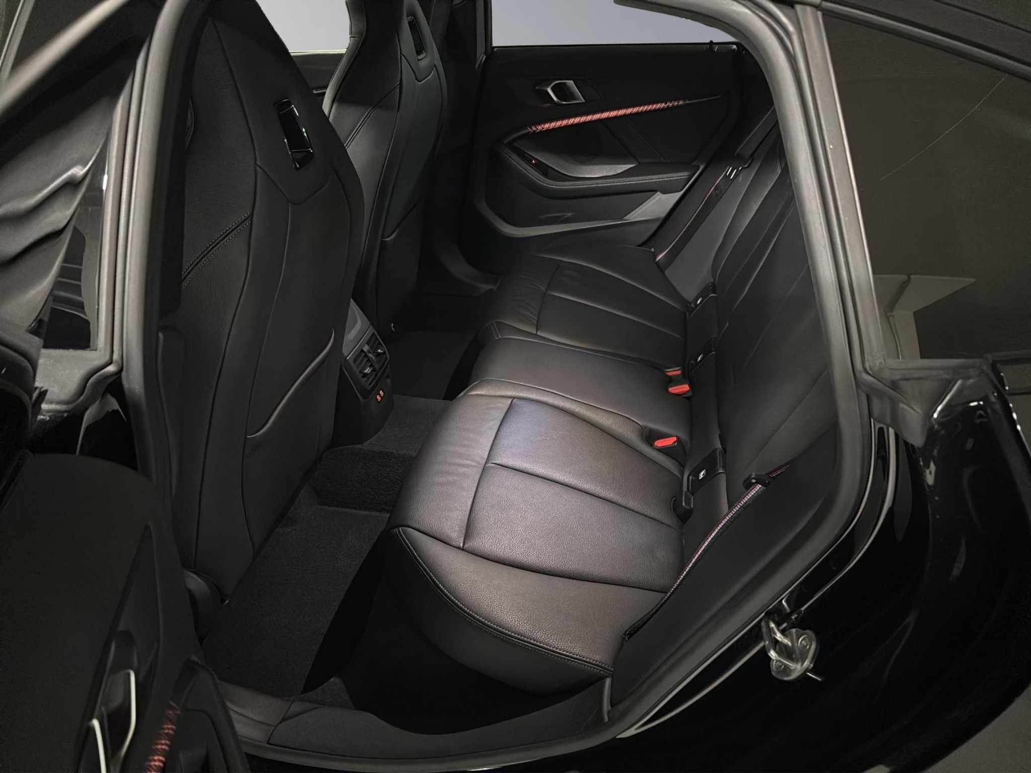 listing desktop thumbnail image 6