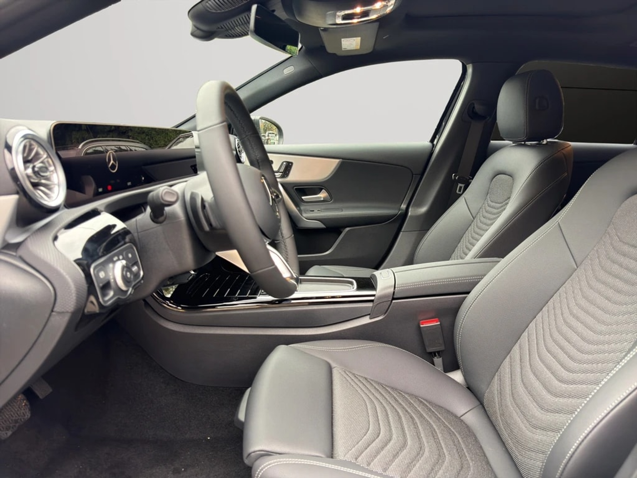 listing desktop thumbnail image 6