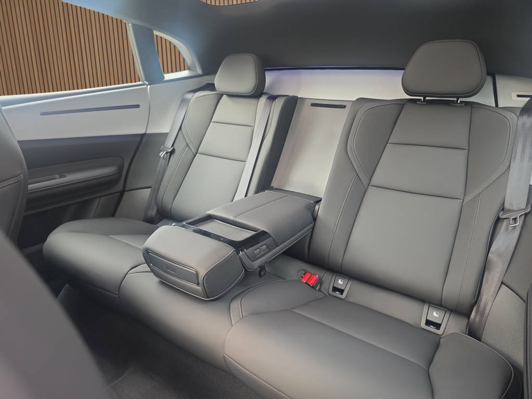 listing desktop thumbnail image 12