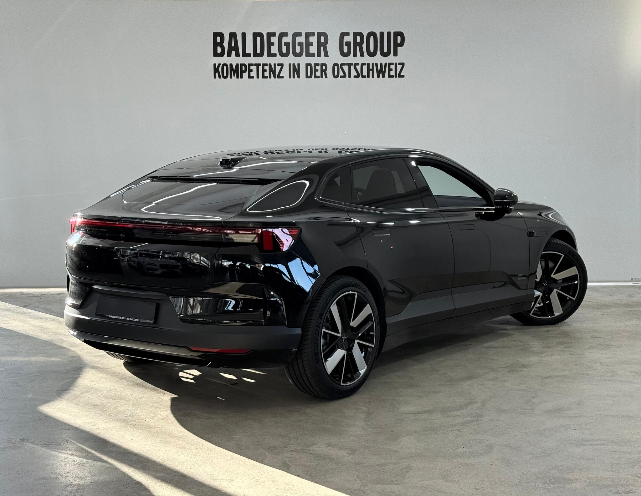 listing desktop thumbnail image 2