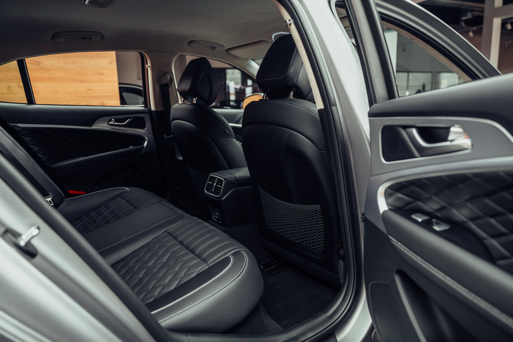 listing desktop thumbnail image 9