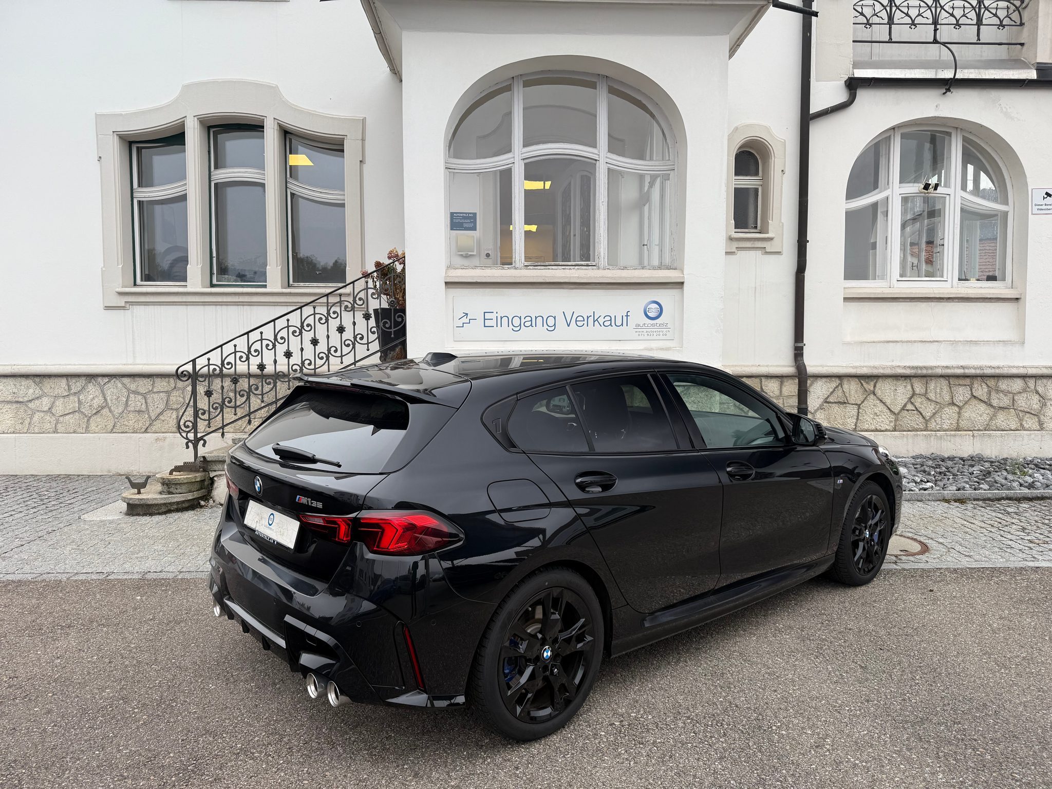 listing desktop thumbnail image 3