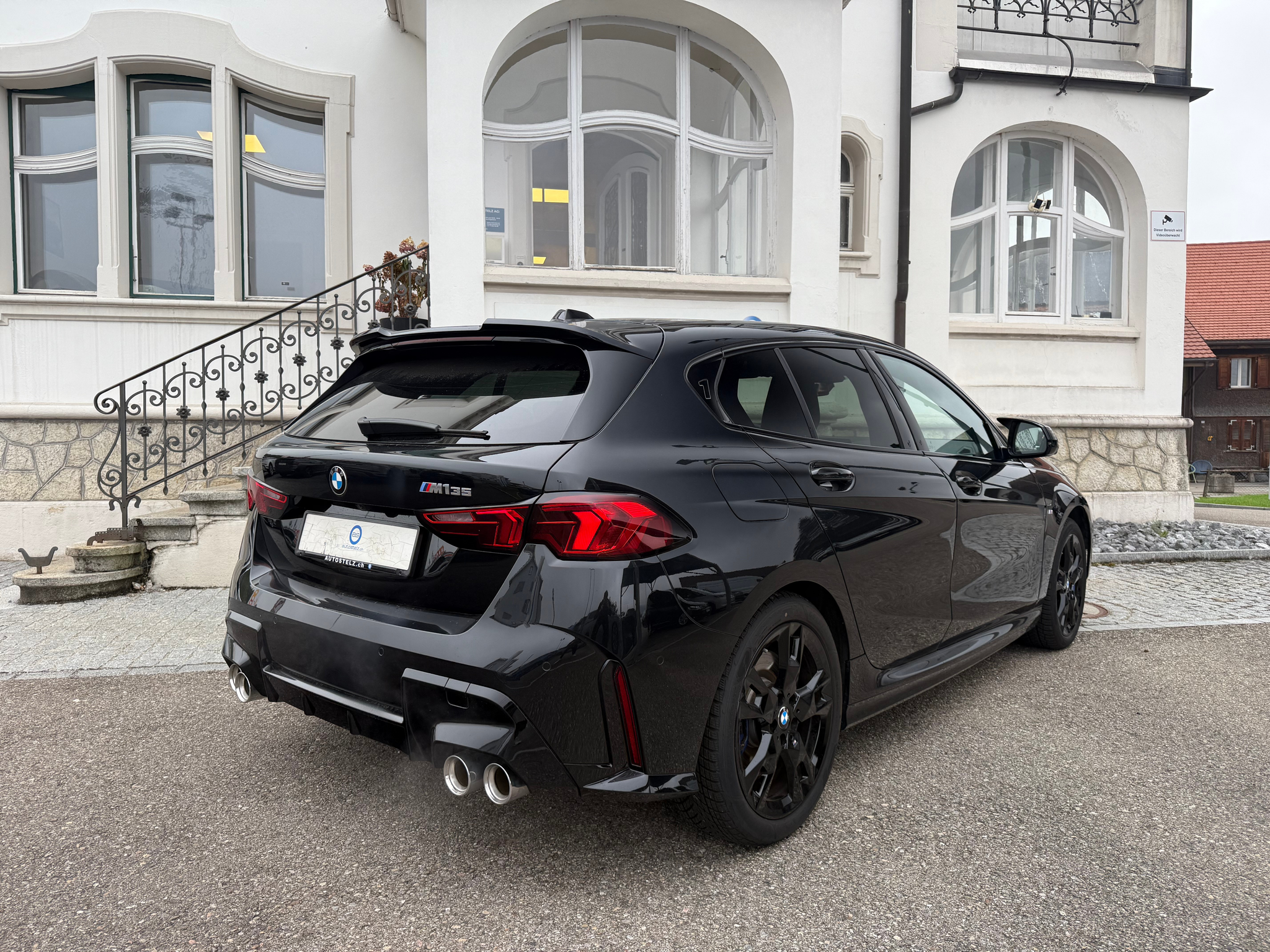 listing desktop thumbnail image 4