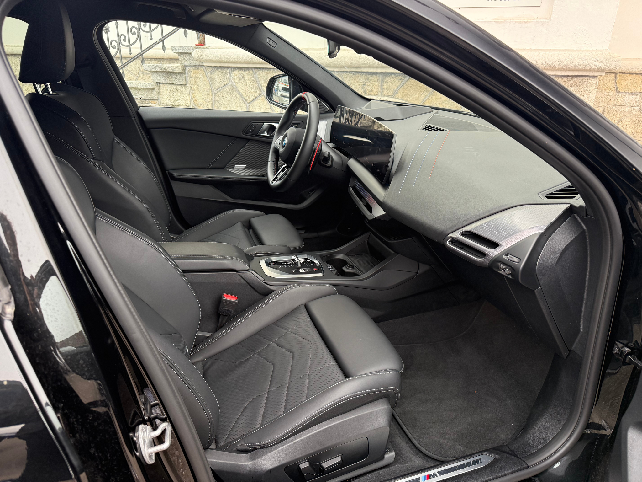 listing desktop thumbnail image 9