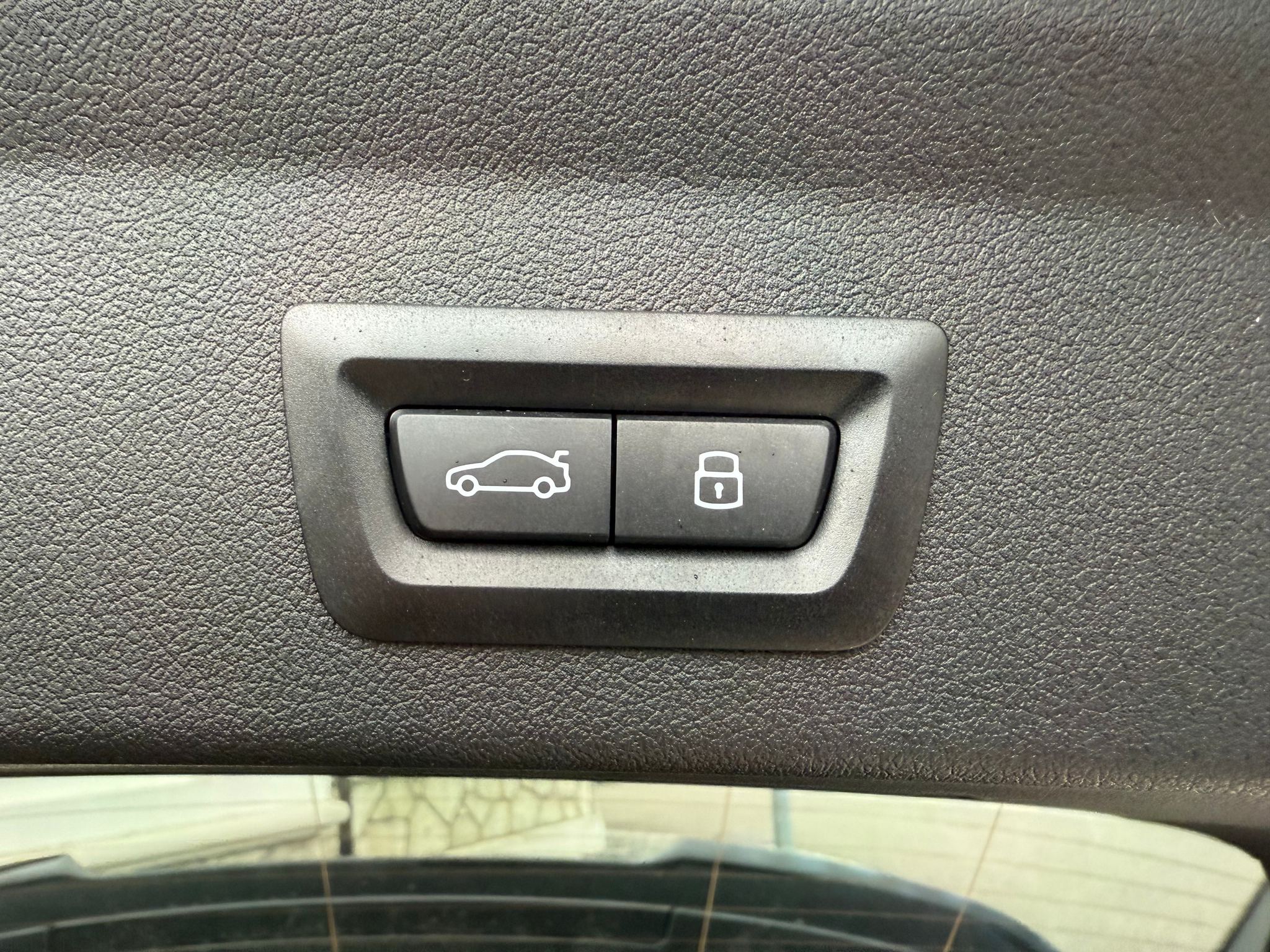 listing desktop thumbnail image 6