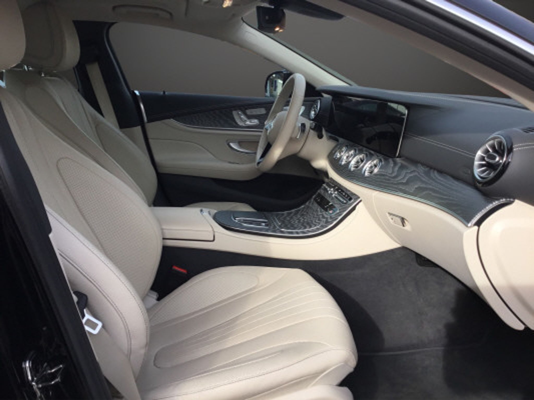 listing desktop thumbnail image 8