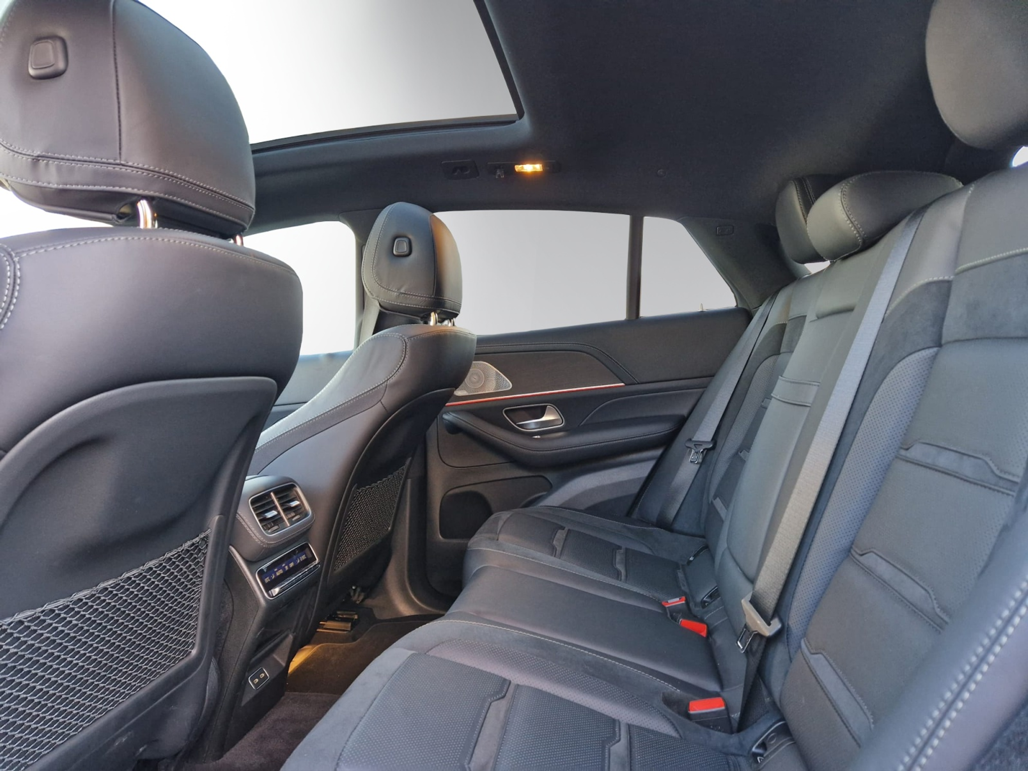 listing desktop thumbnail image 8