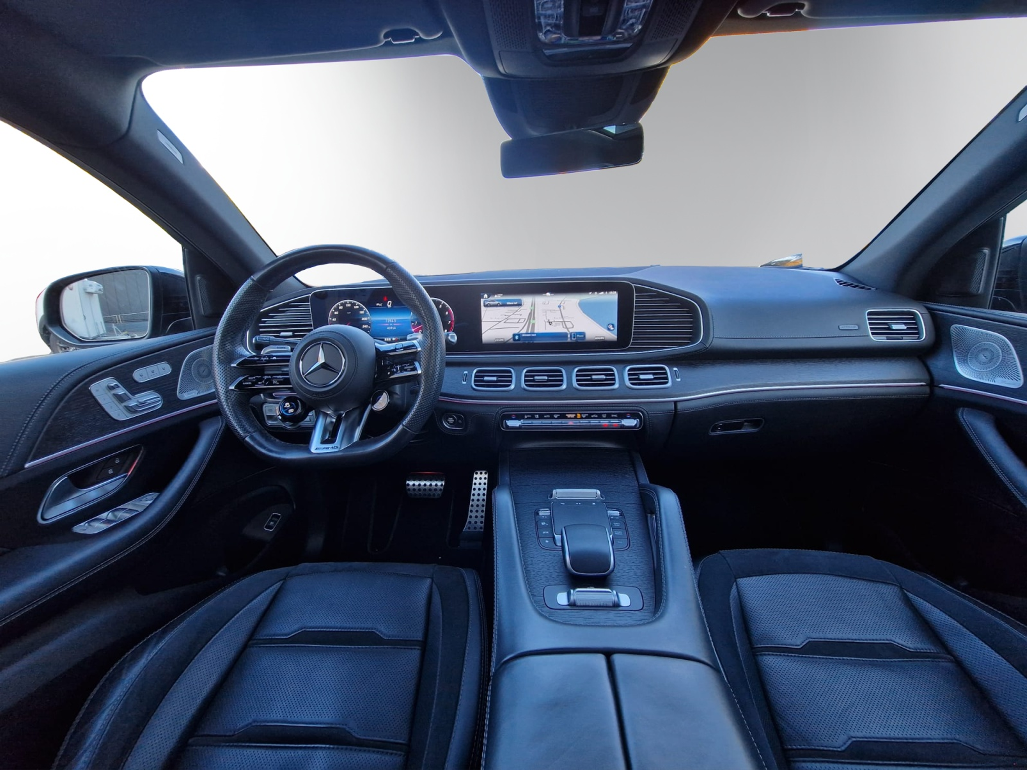 listing desktop thumbnail image 4