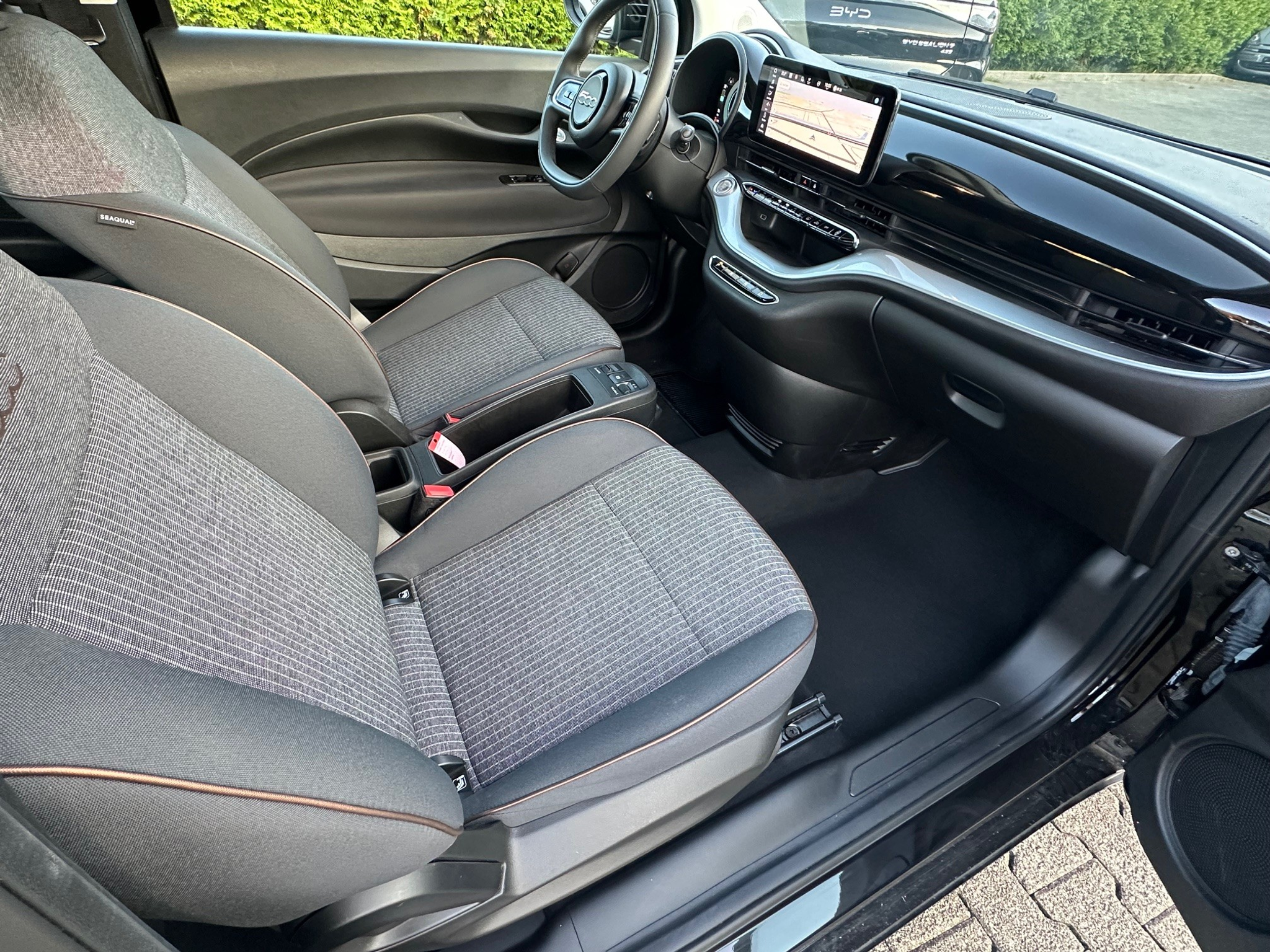 listing desktop thumbnail image 5