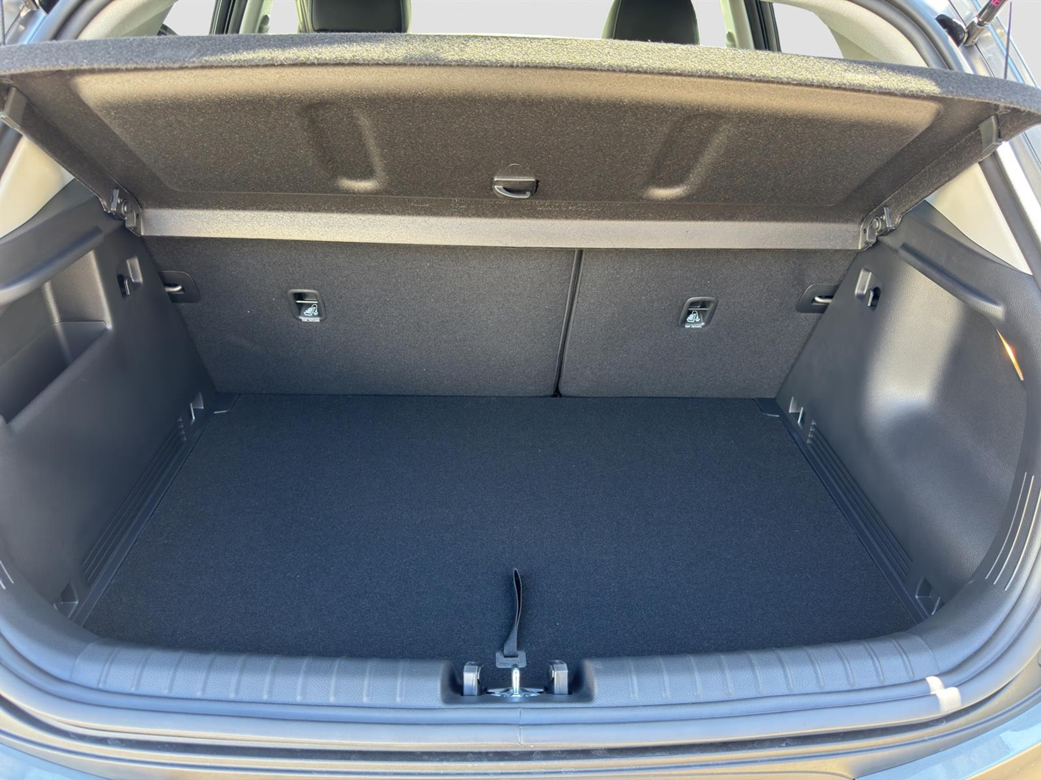 listing desktop thumbnail image 4