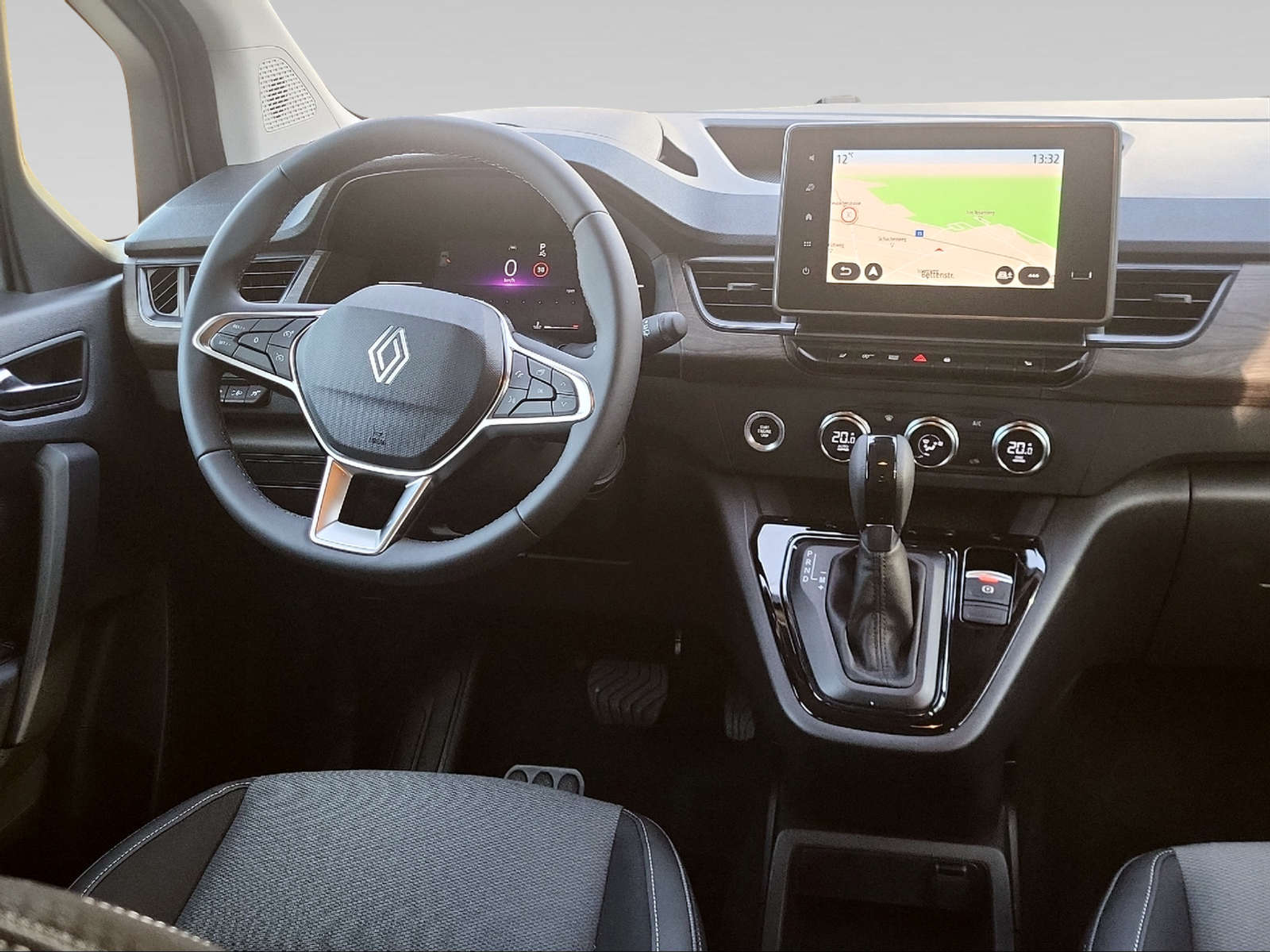 listing desktop thumbnail image 3