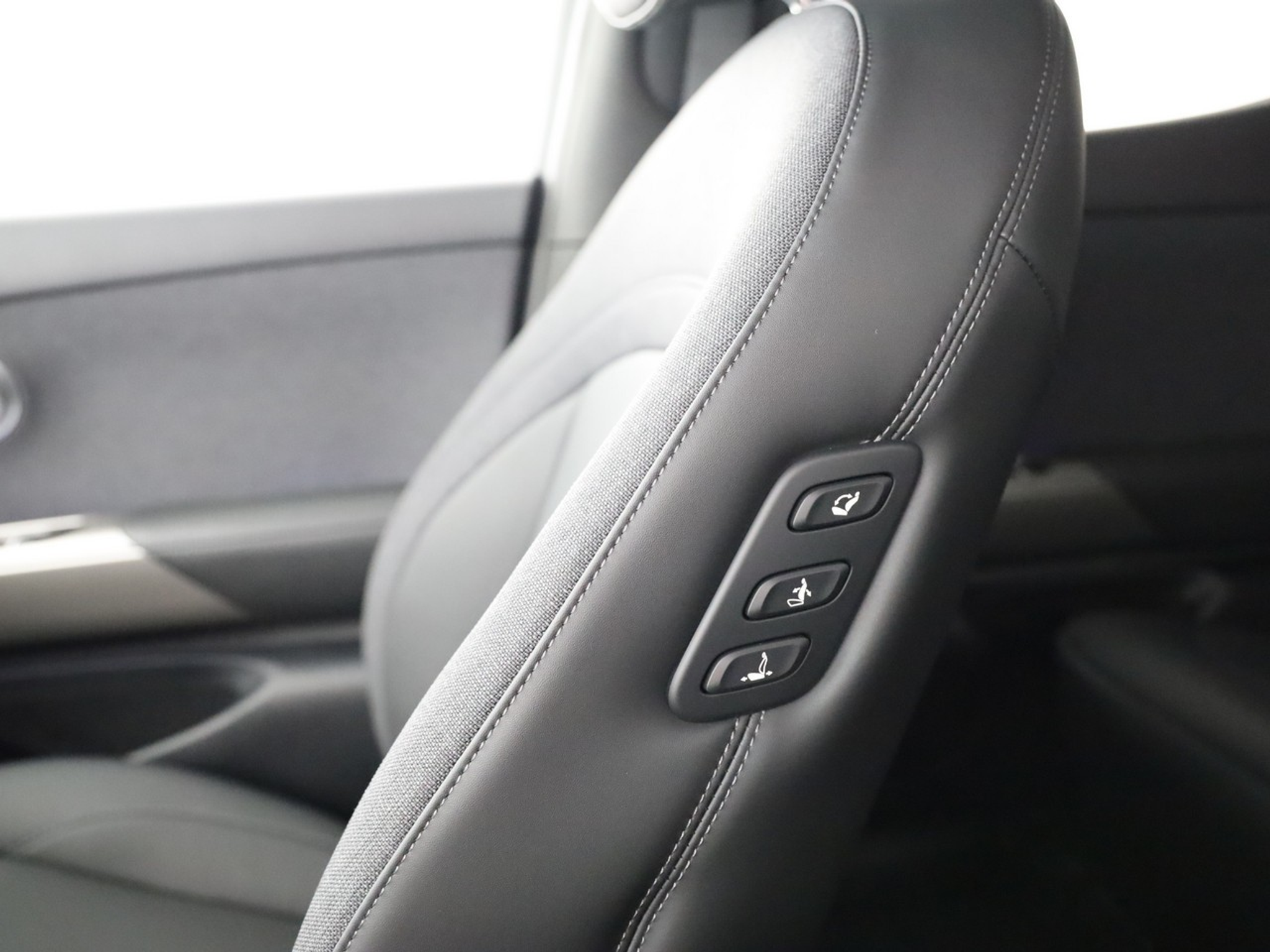 listing desktop thumbnail image 6