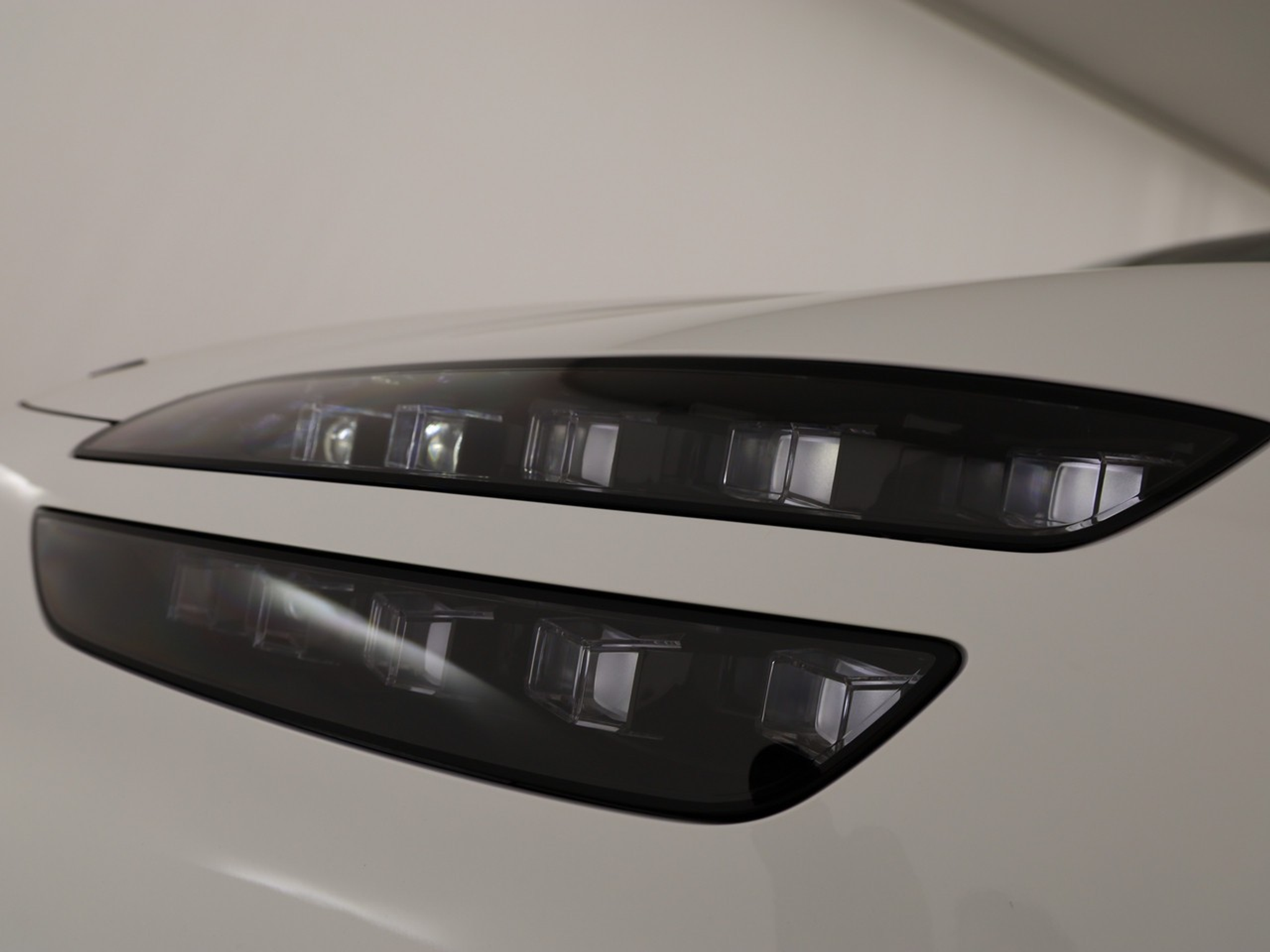 listing desktop thumbnail image 3