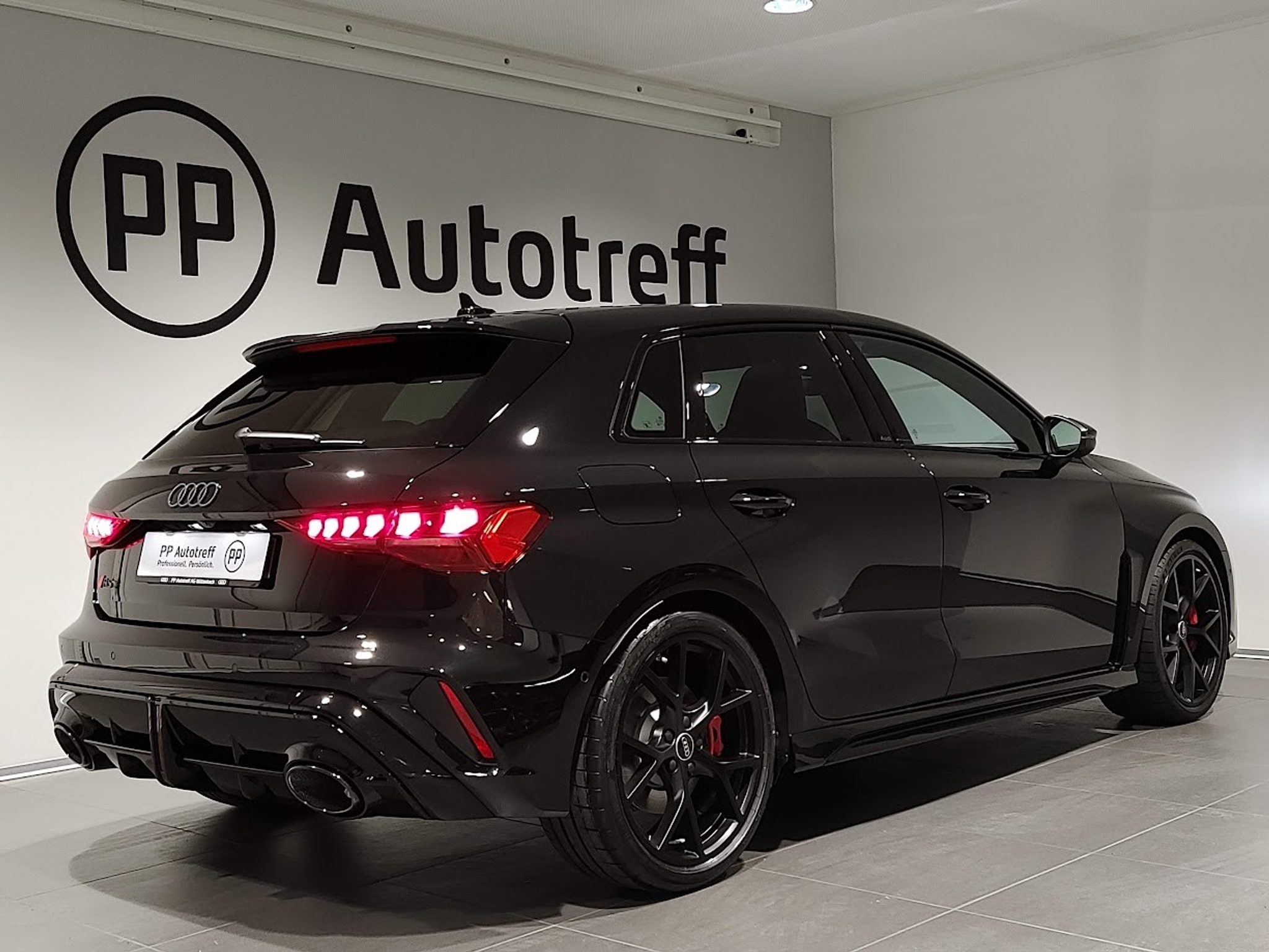 listing desktop thumbnail image 13