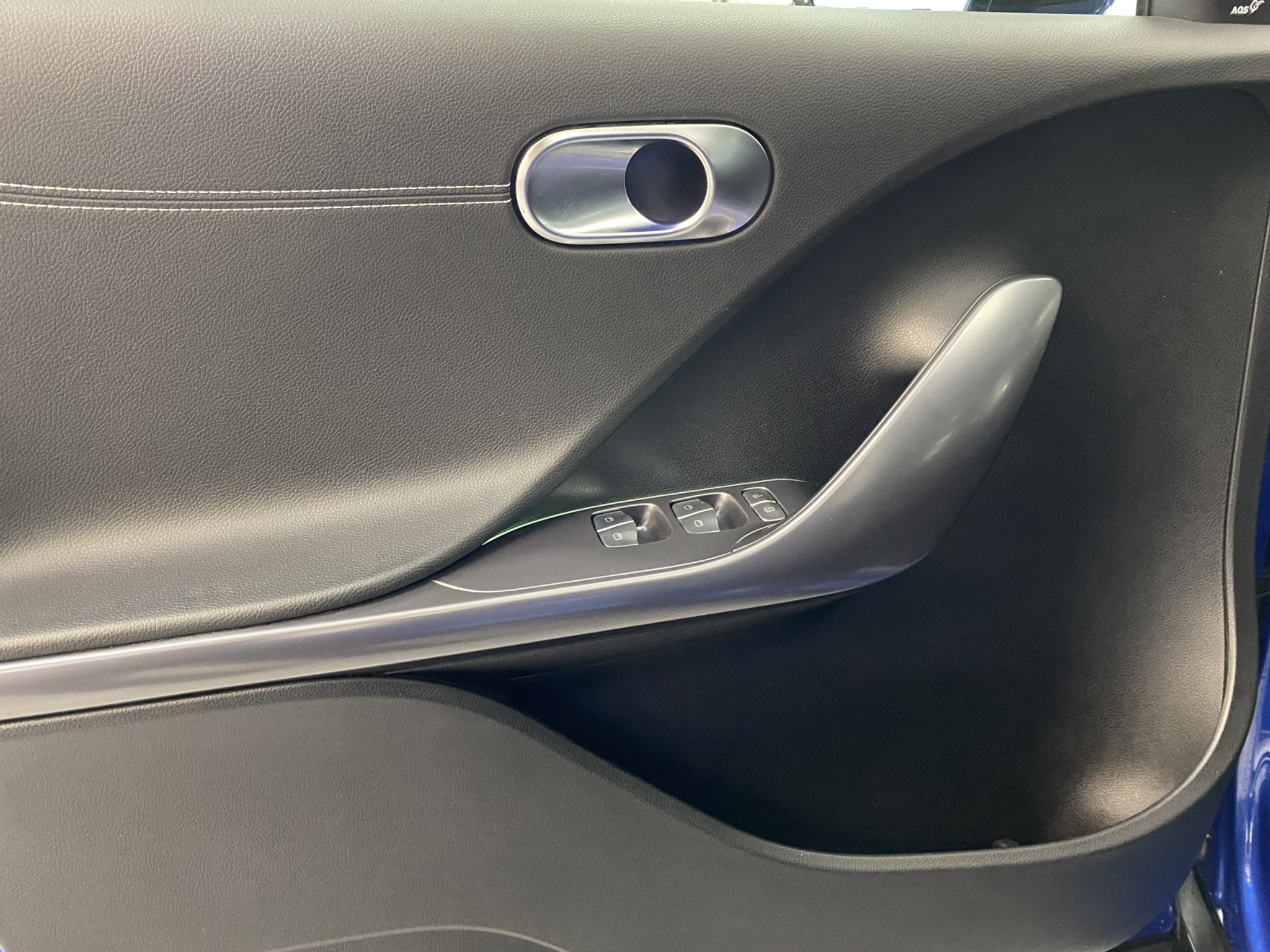 listing desktop thumbnail image 9