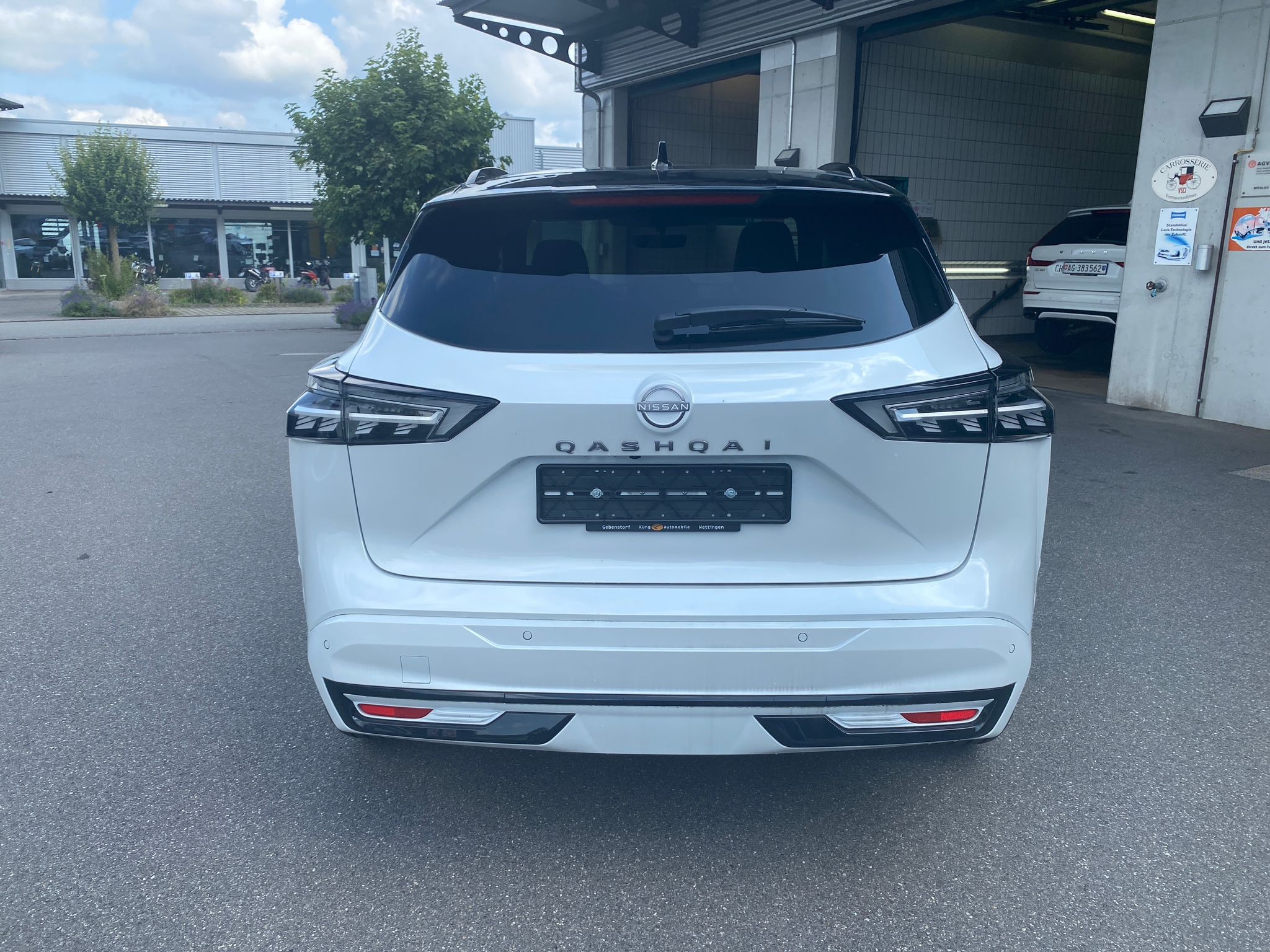 listing desktop thumbnail image 6