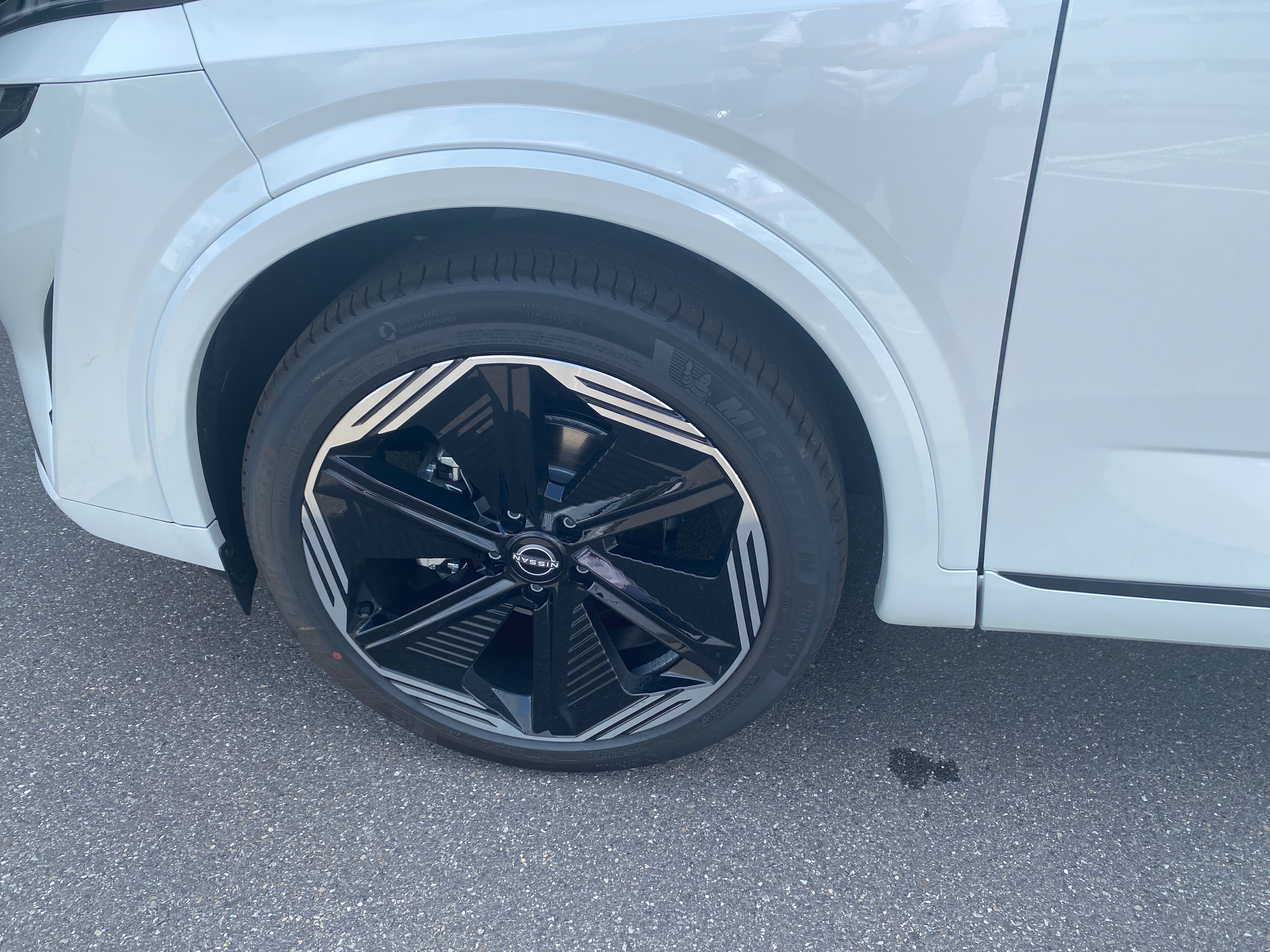 listing desktop thumbnail image 18