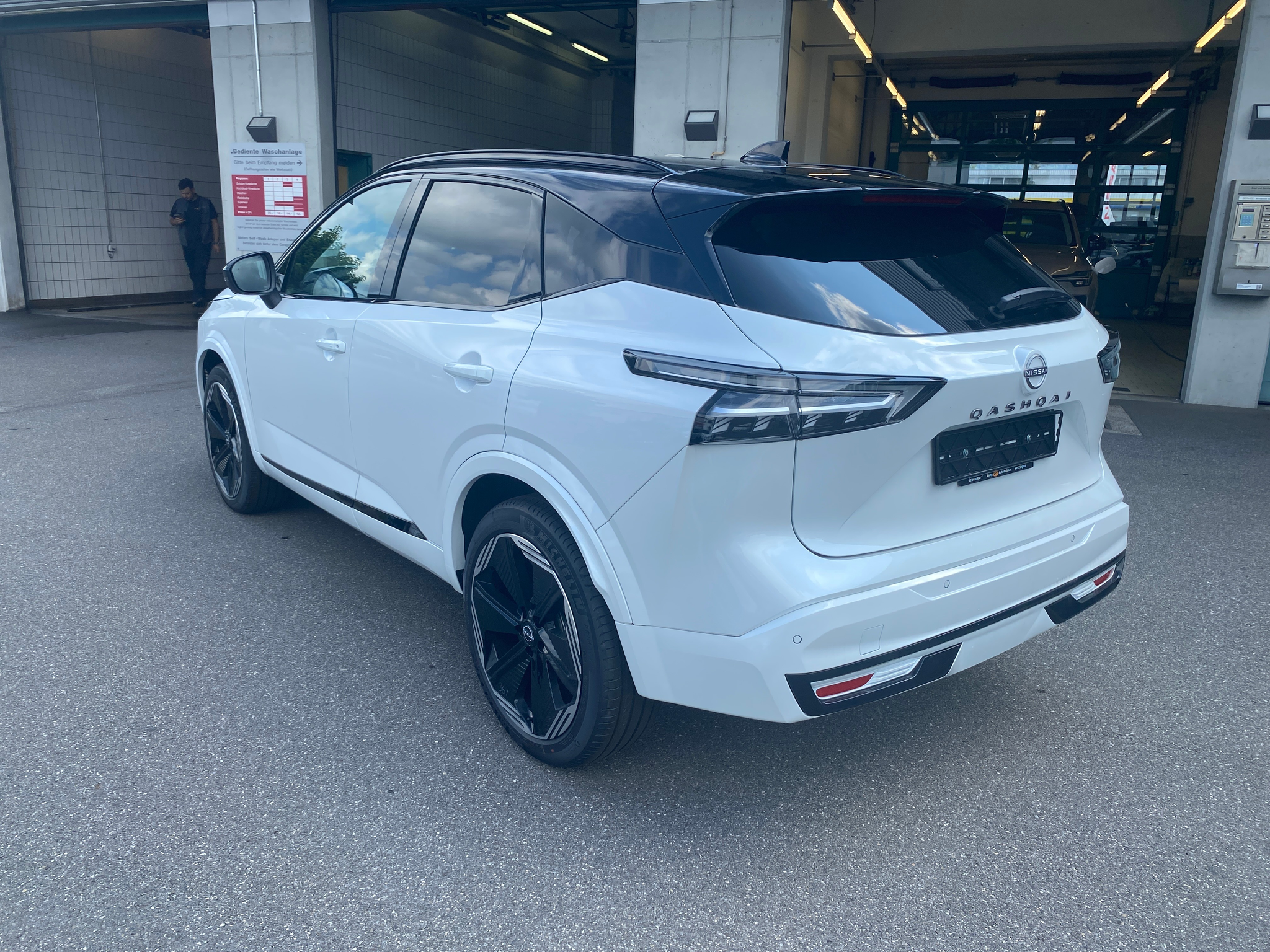 listing desktop thumbnail image 7