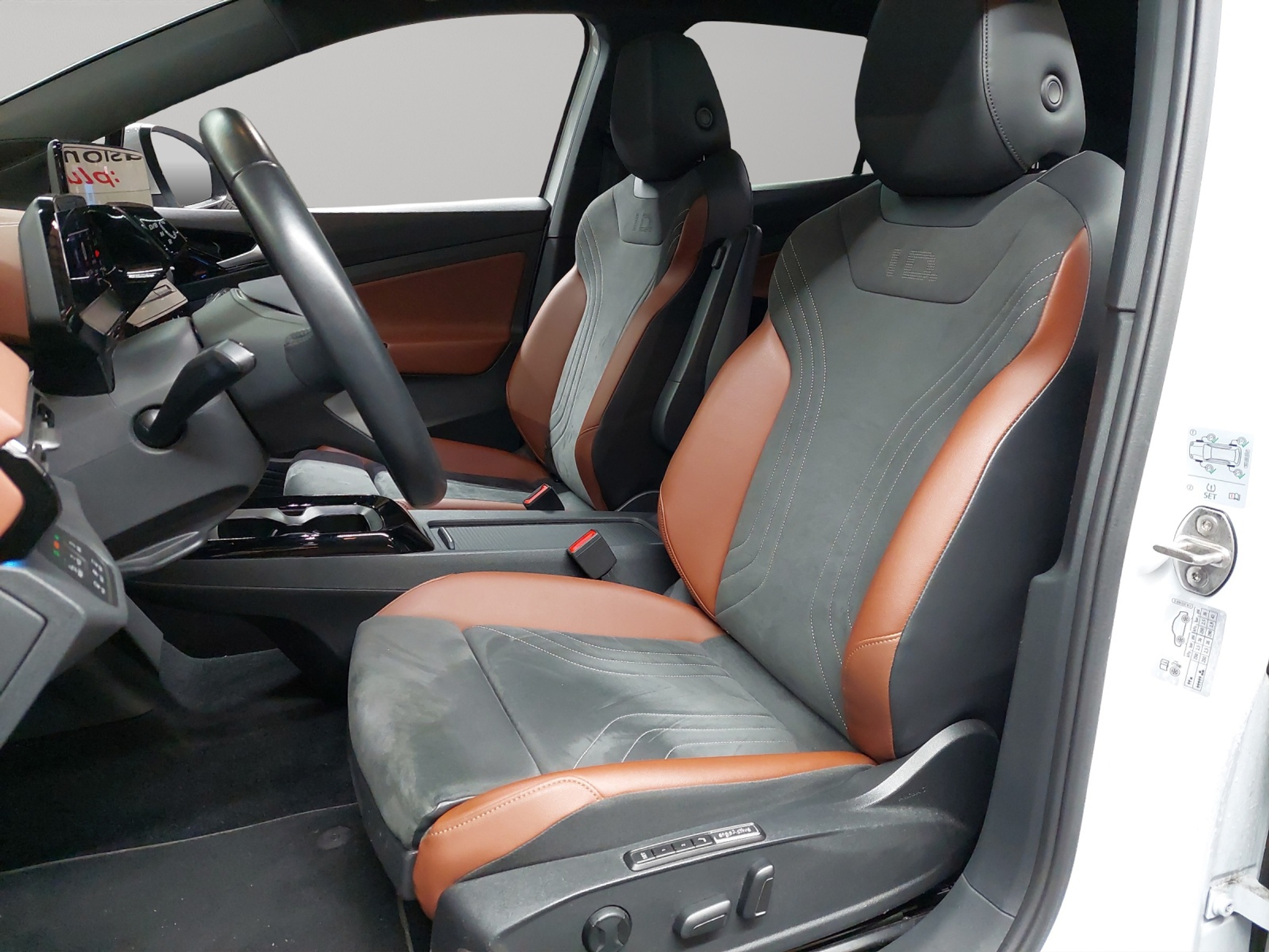 listing desktop thumbnail image 5