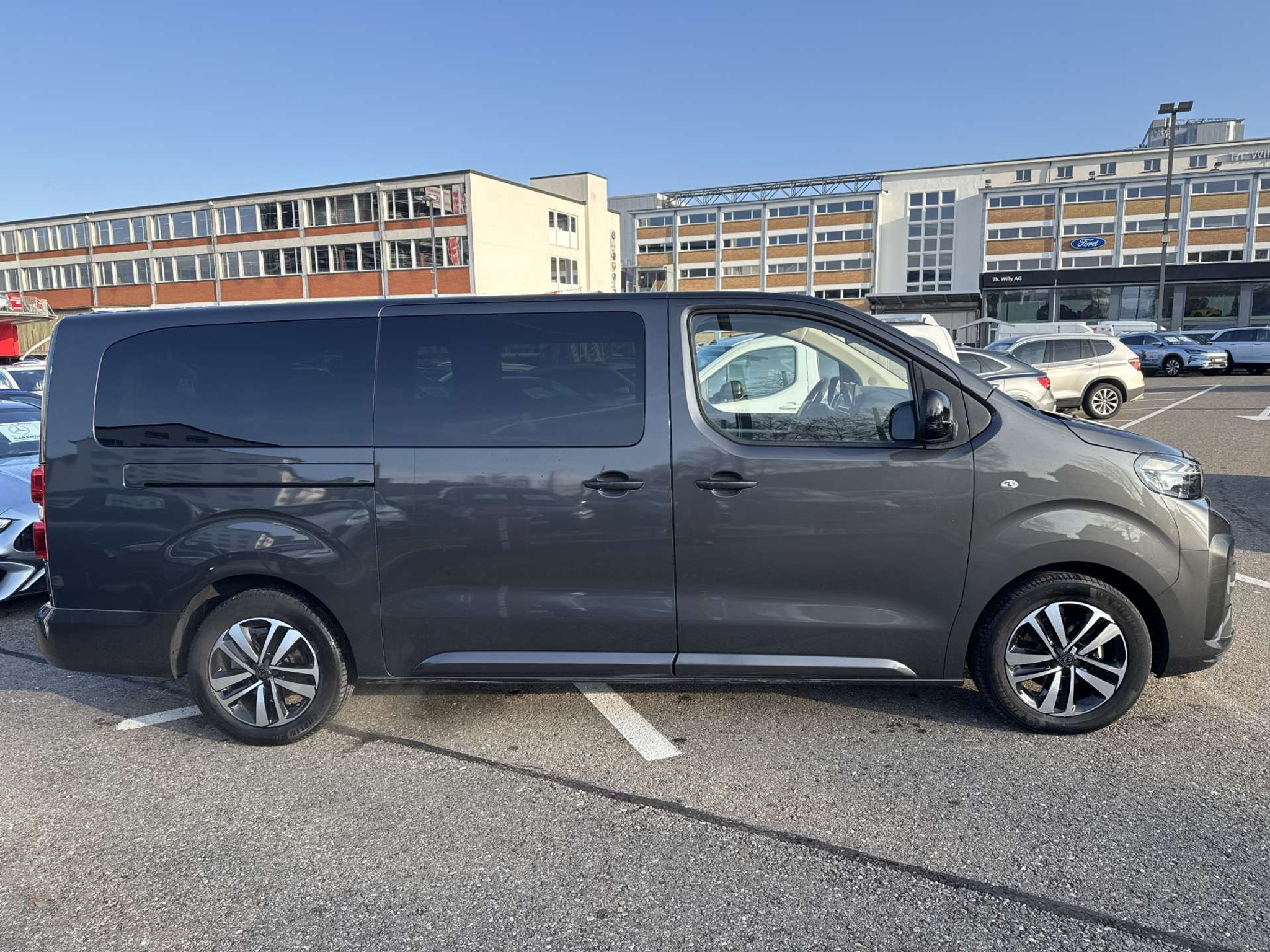 listing desktop thumbnail image 10