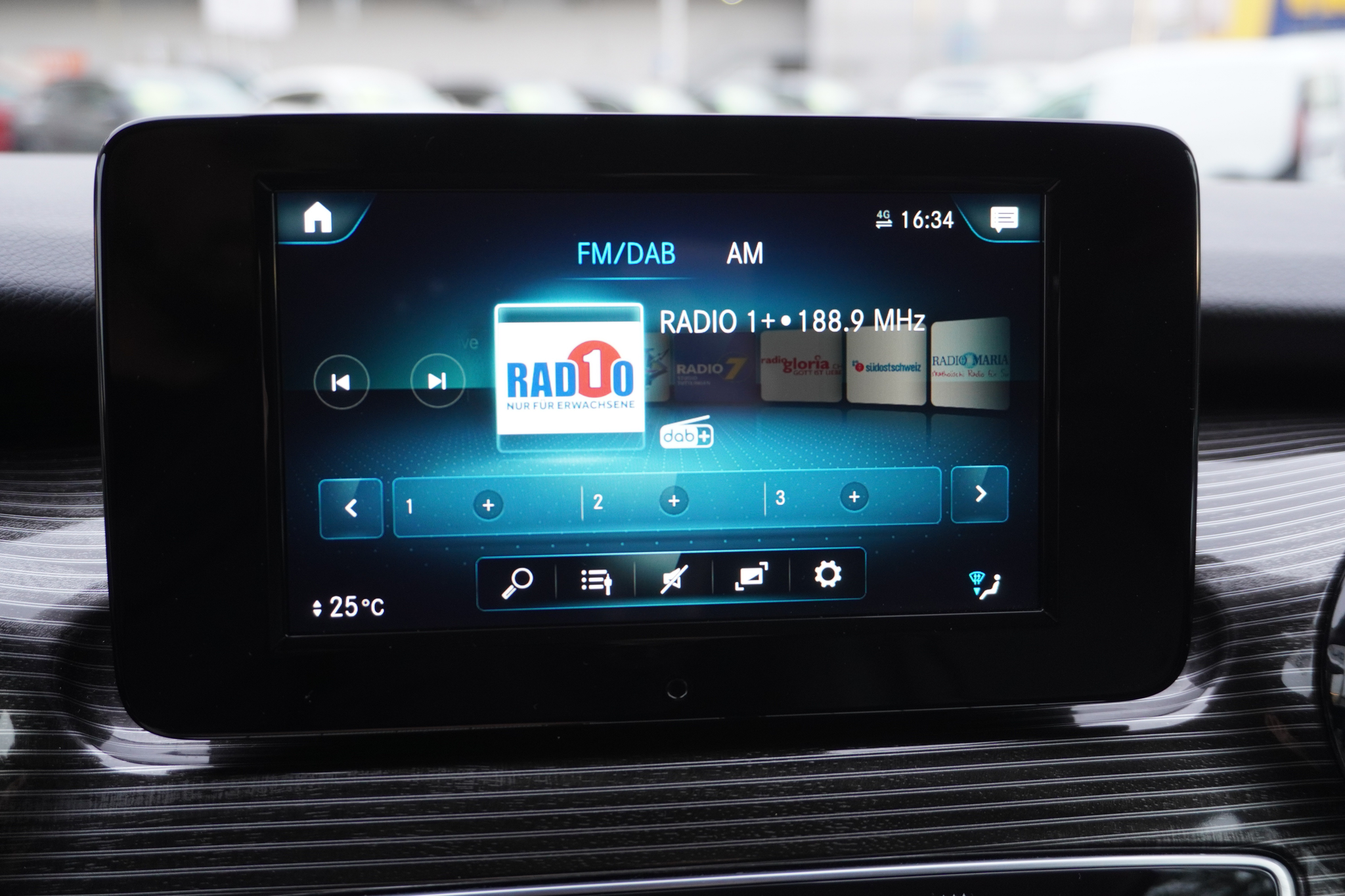 listing desktop thumbnail image 19