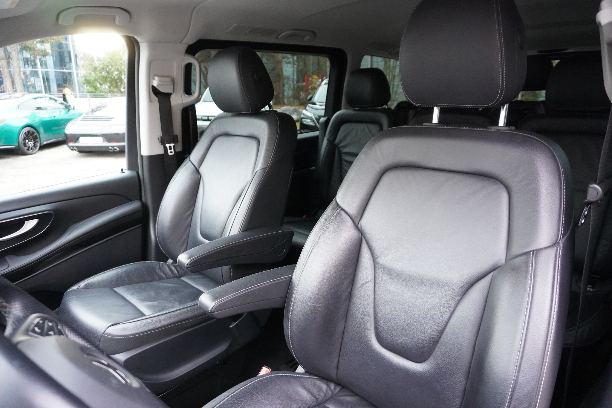 listing desktop thumbnail image 10