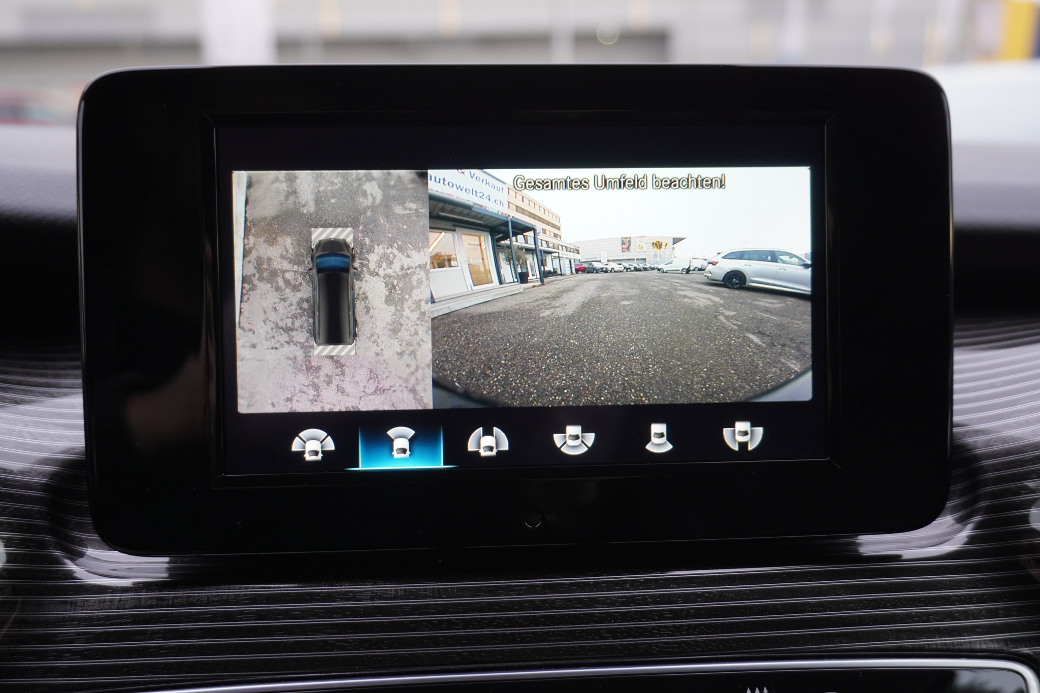 listing desktop thumbnail image 17