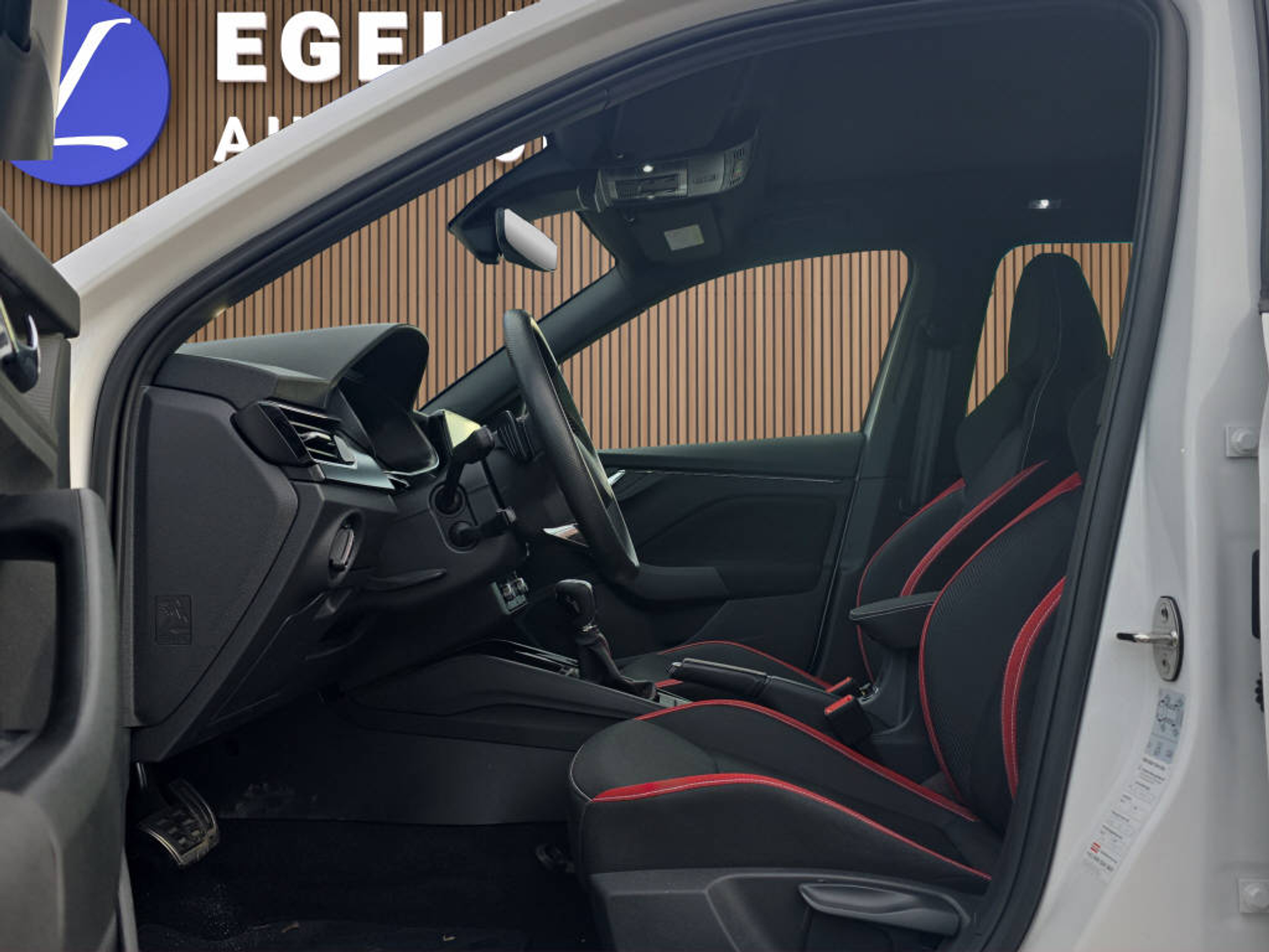 listing desktop thumbnail image 11