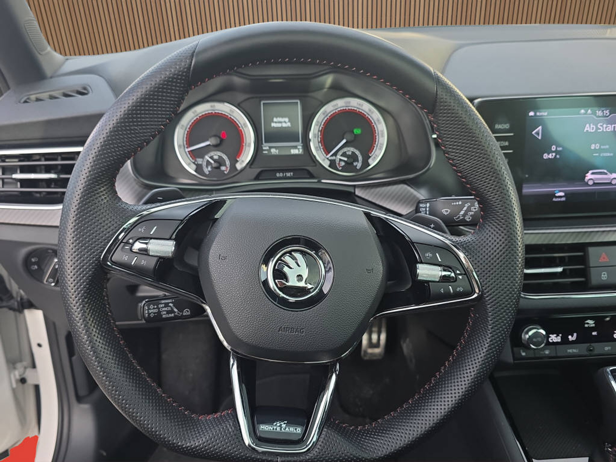 listing desktop thumbnail image 15