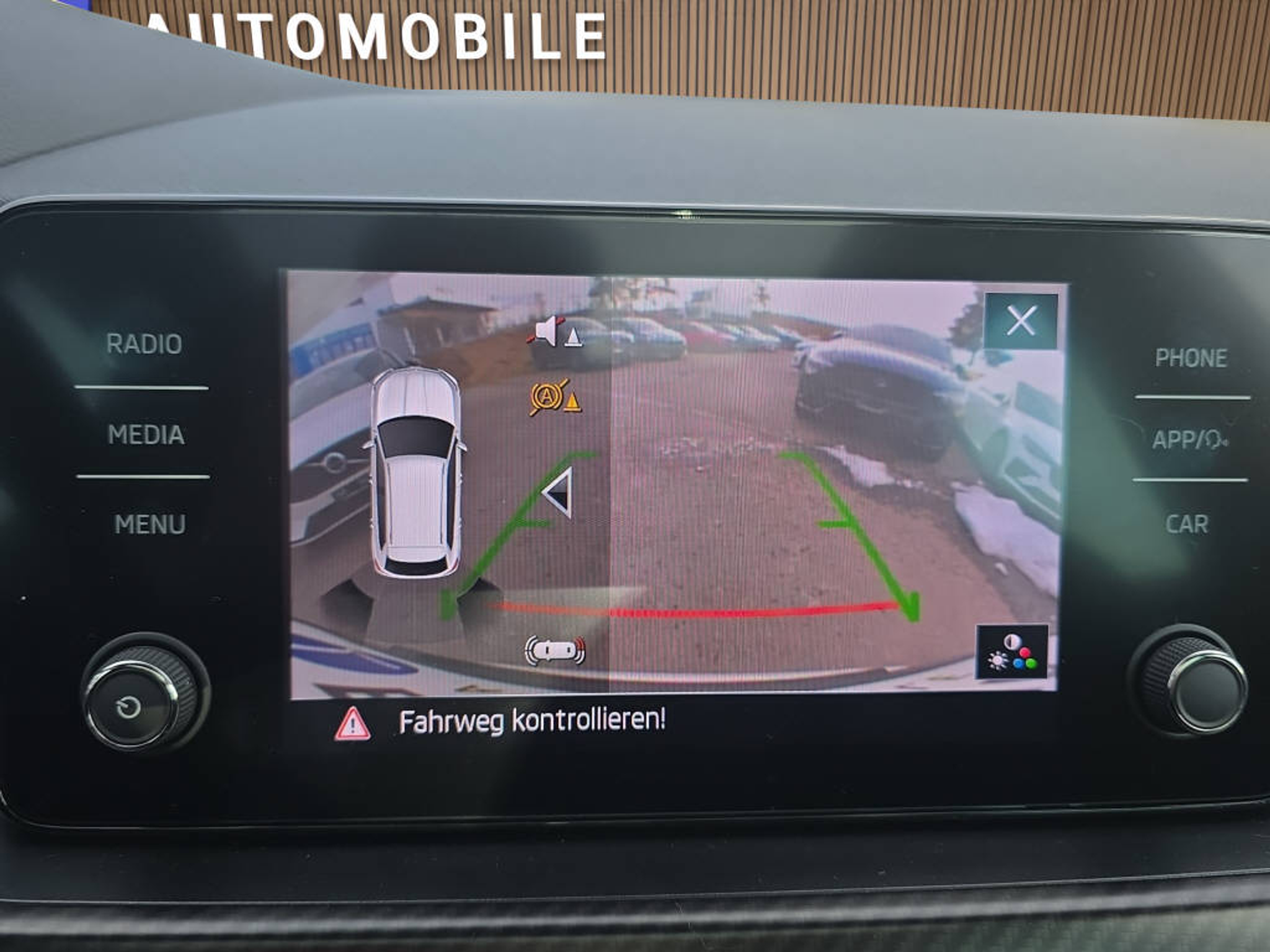 listing desktop thumbnail image 16