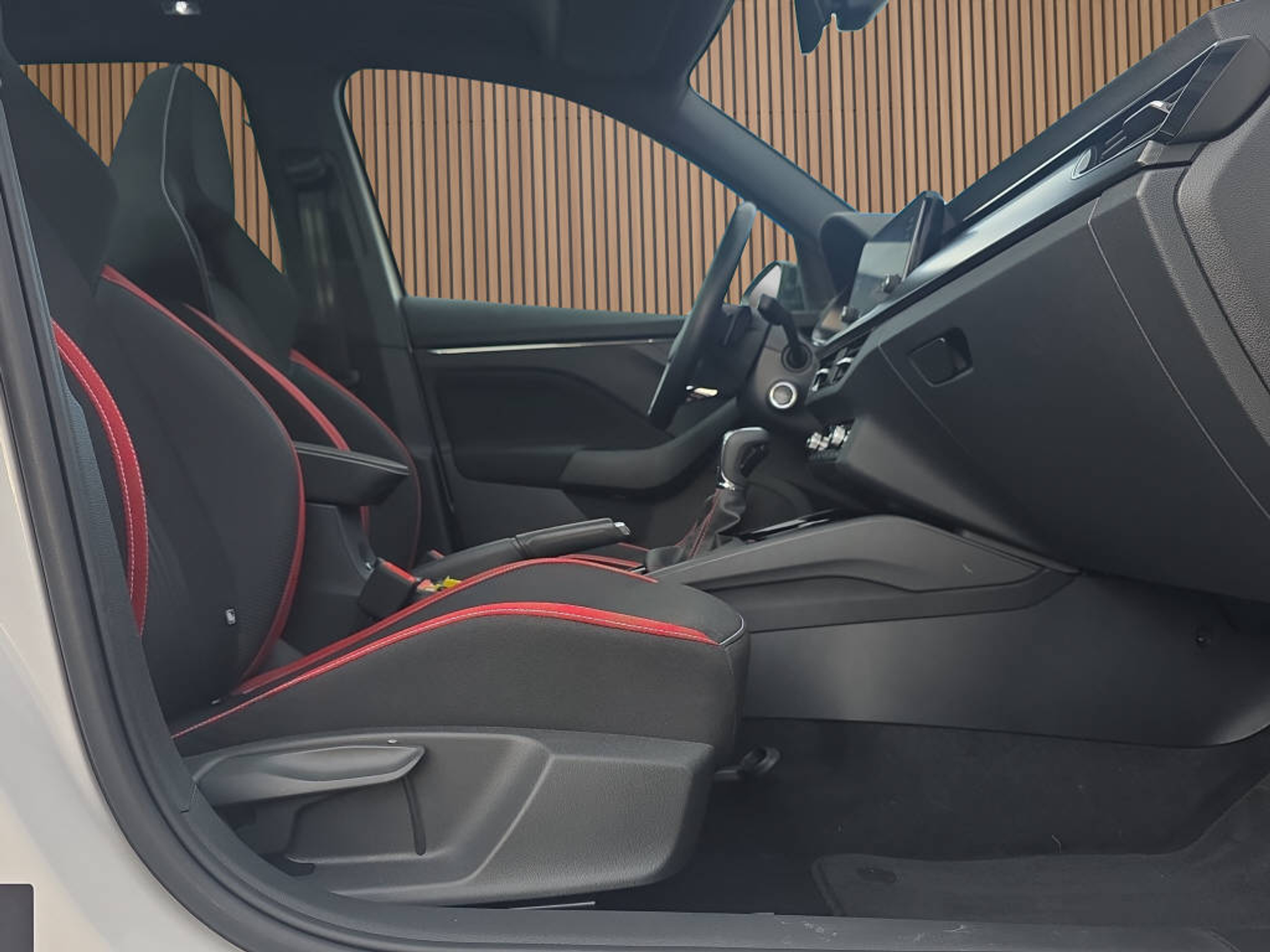 listing desktop thumbnail image 13