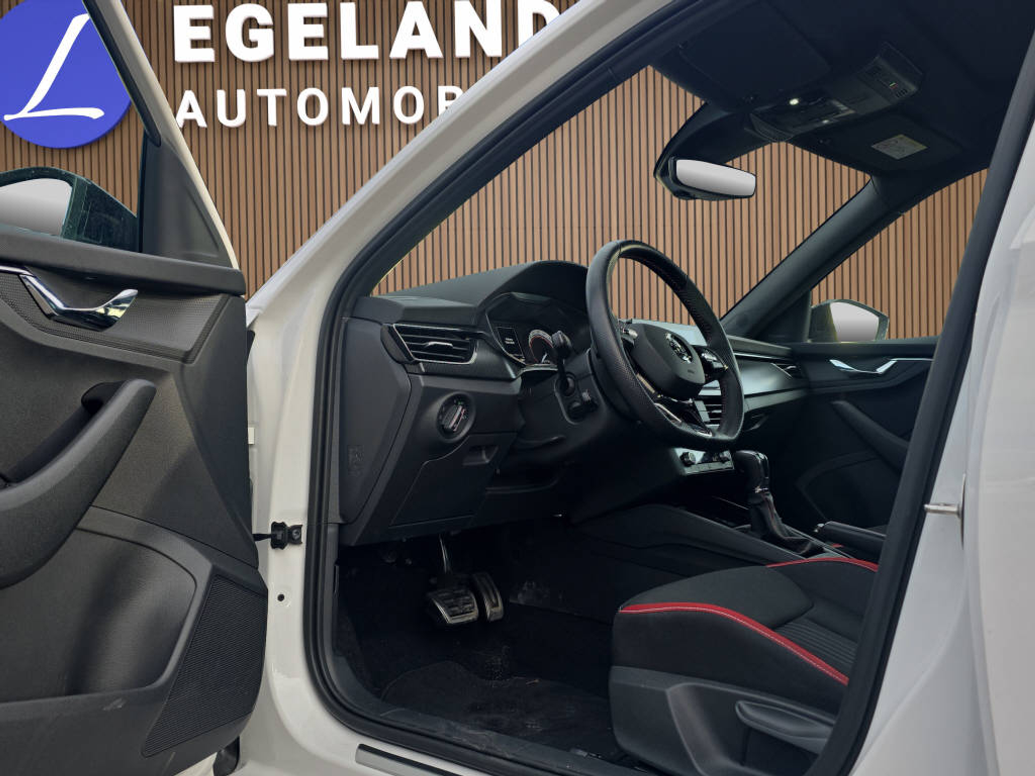 listing desktop thumbnail image 10