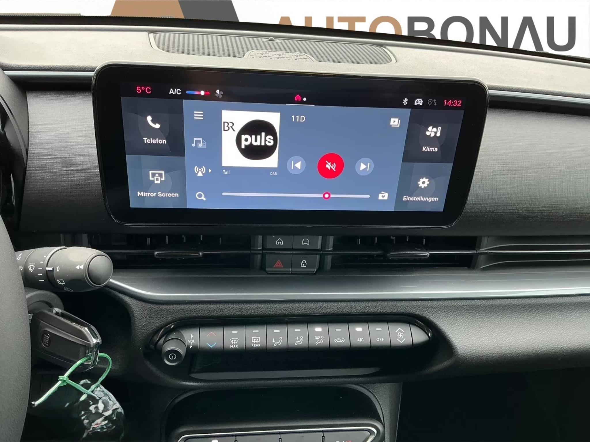 listing desktop thumbnail image 10