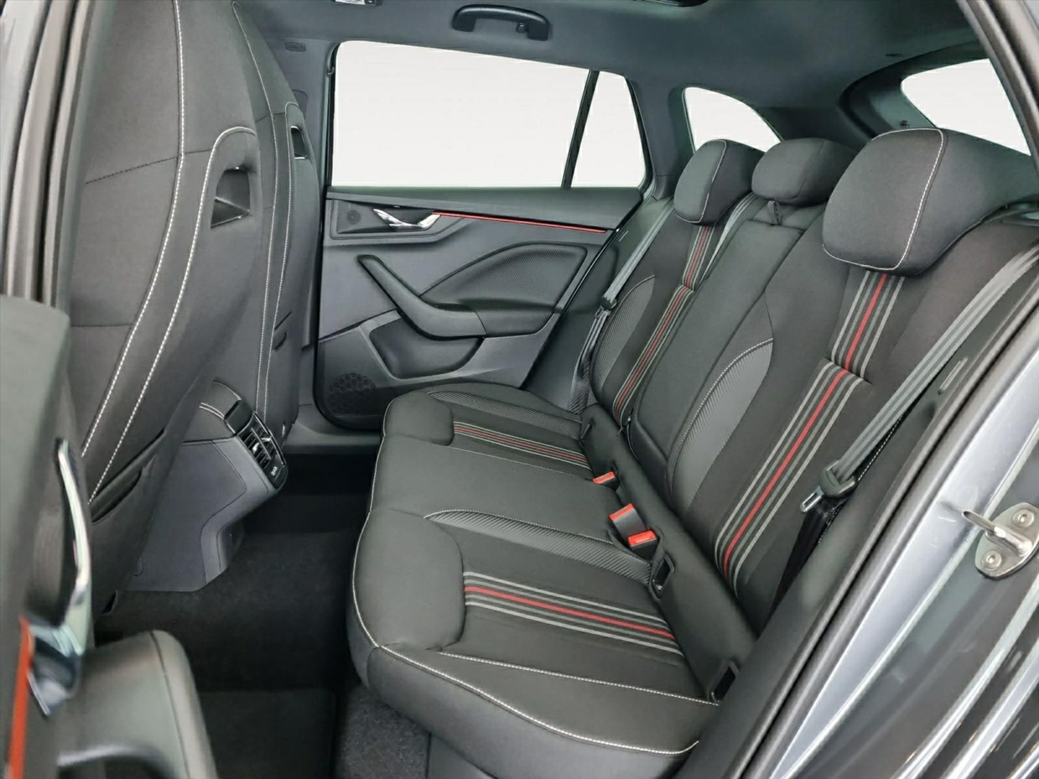 listing desktop thumbnail image 14