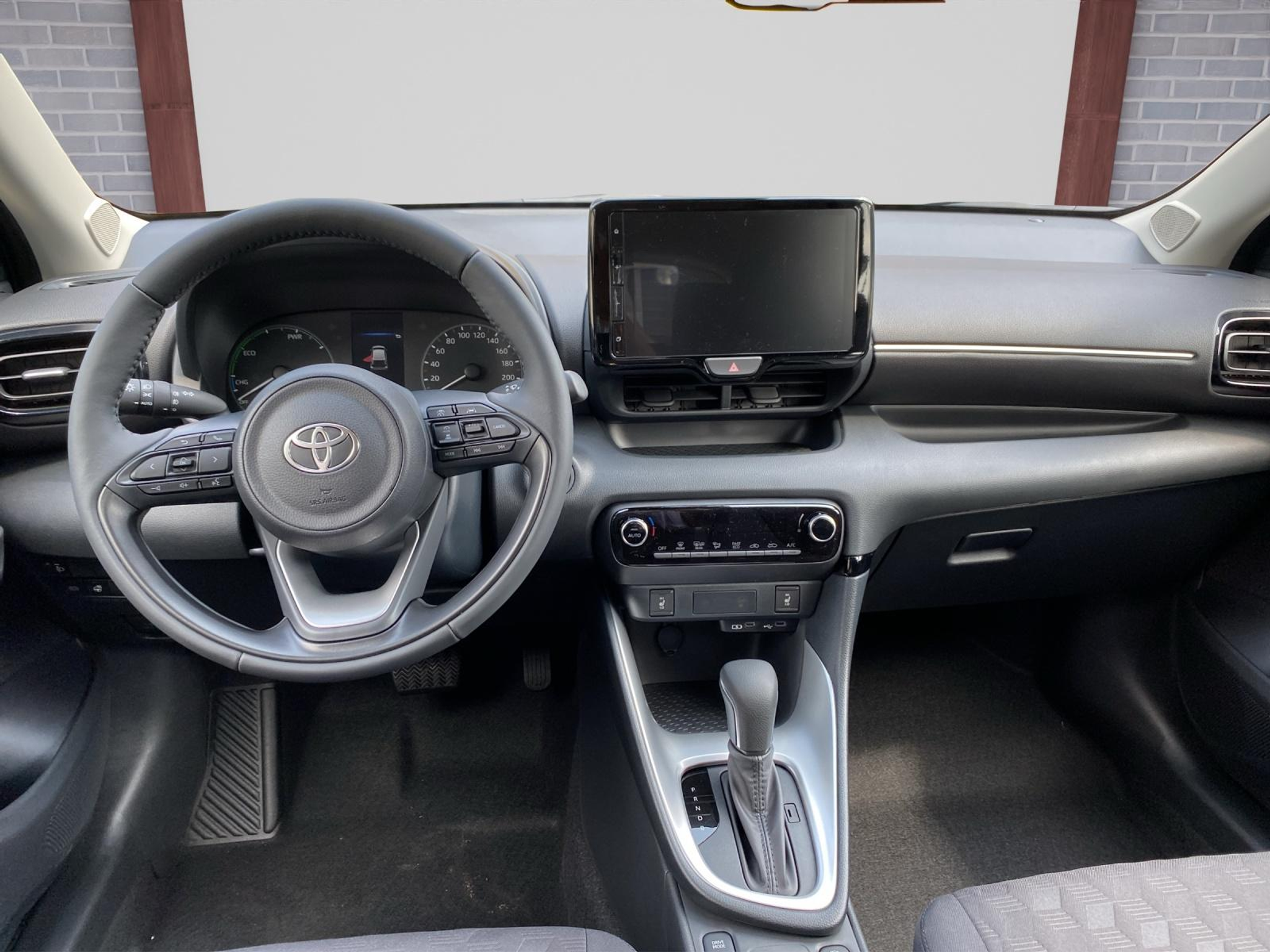 listing desktop thumbnail image 8