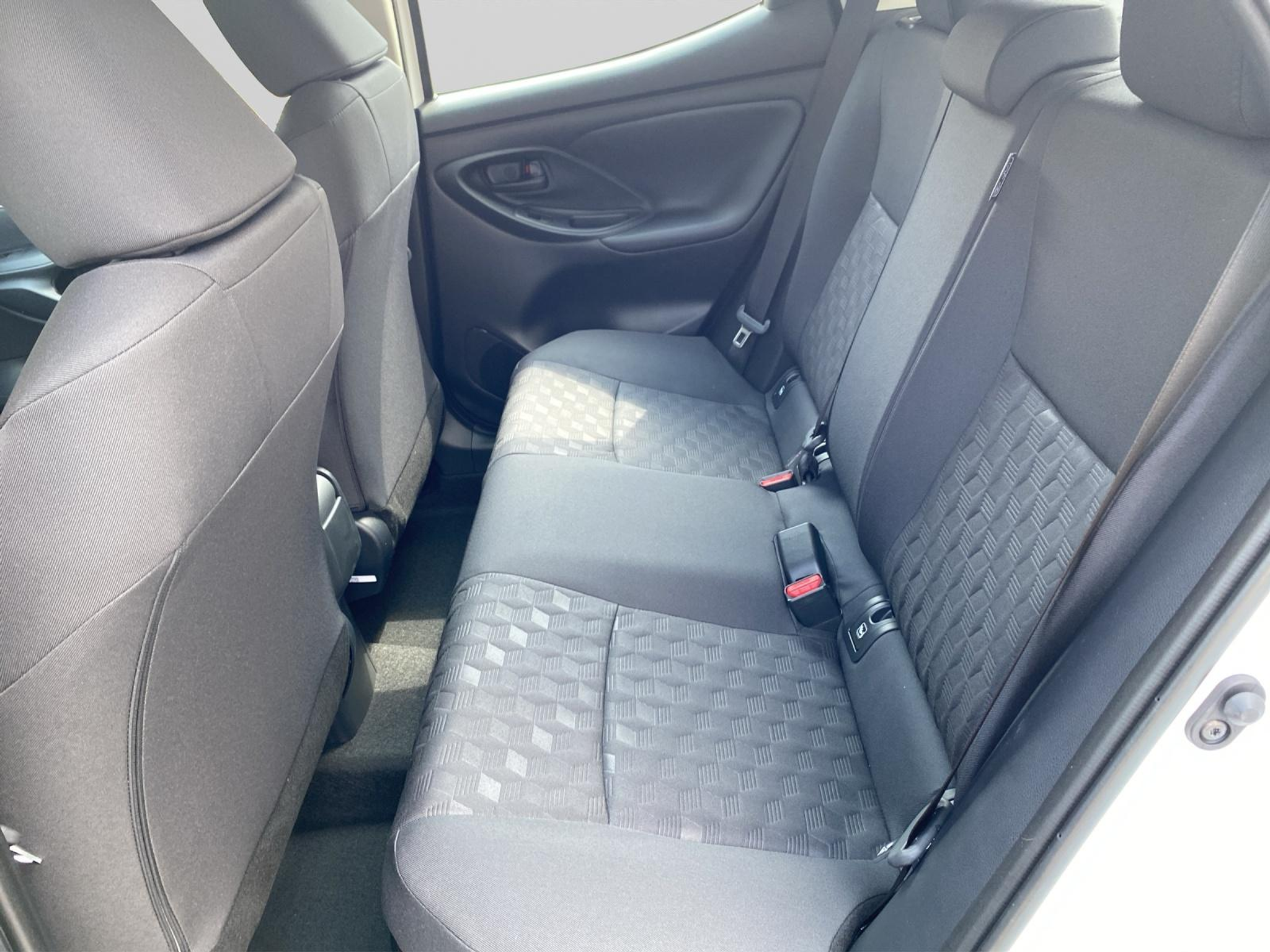 listing desktop thumbnail image 9