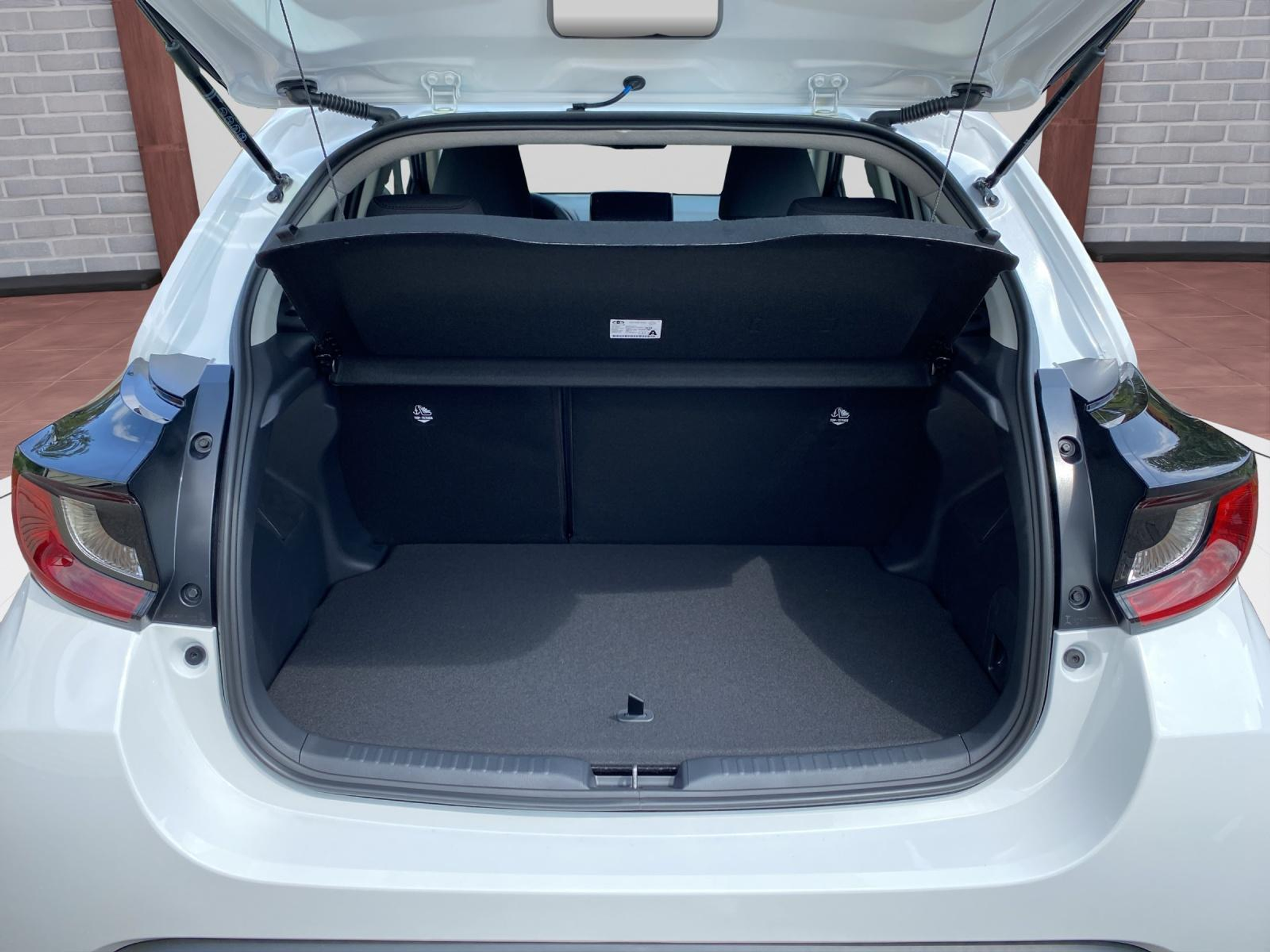 listing desktop thumbnail image 10