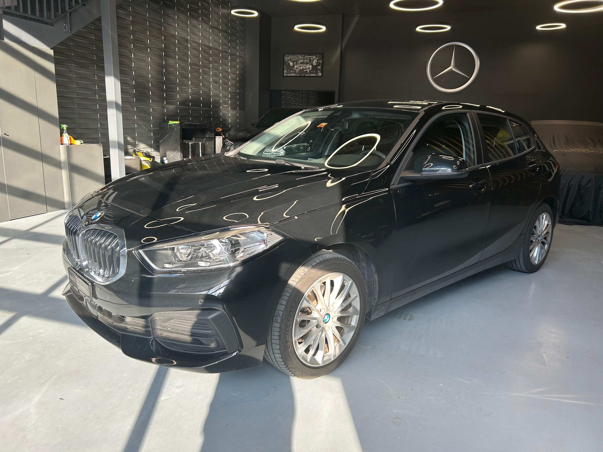 listing desktop thumbnail image 2