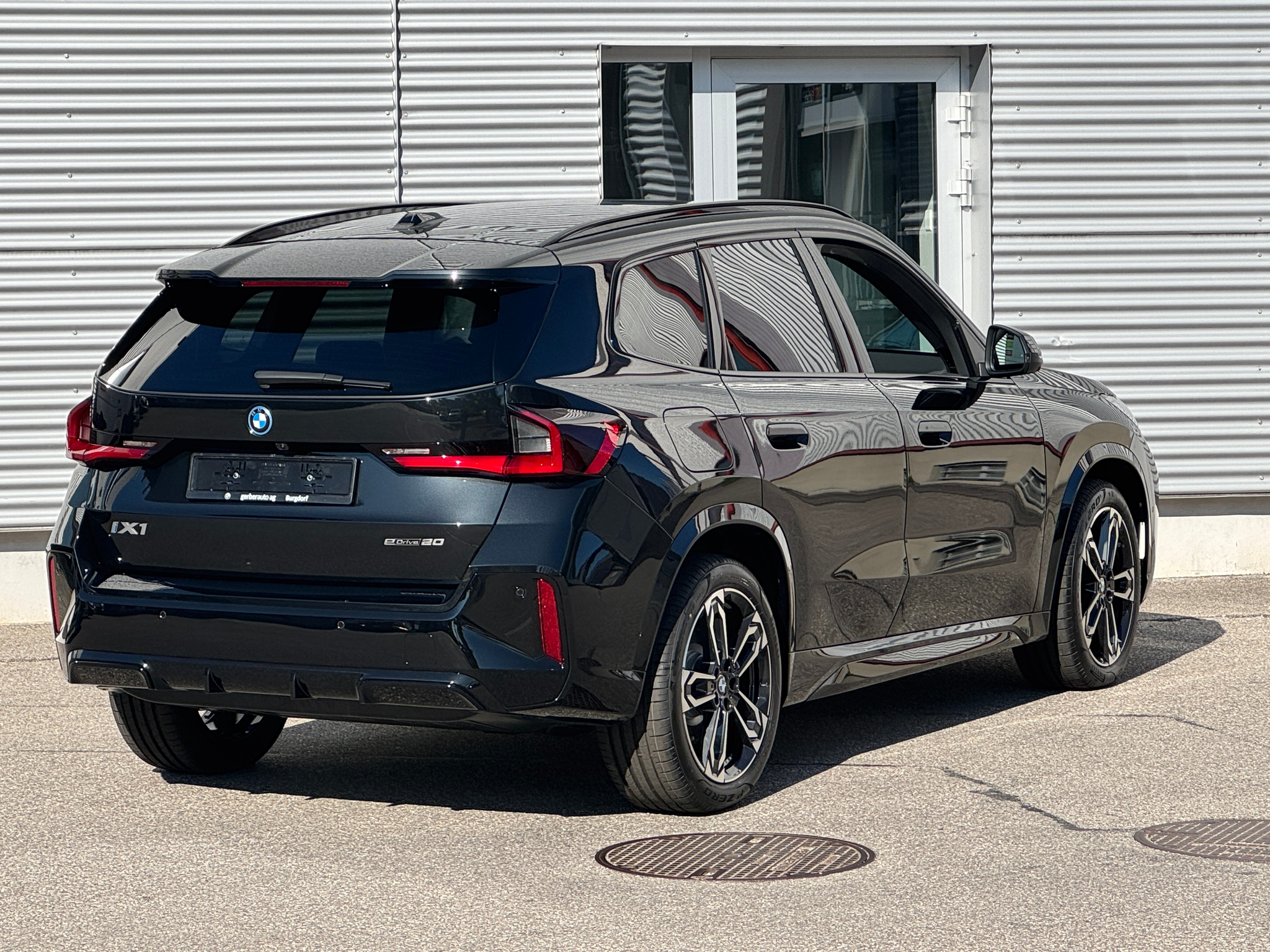 listing desktop thumbnail image 1