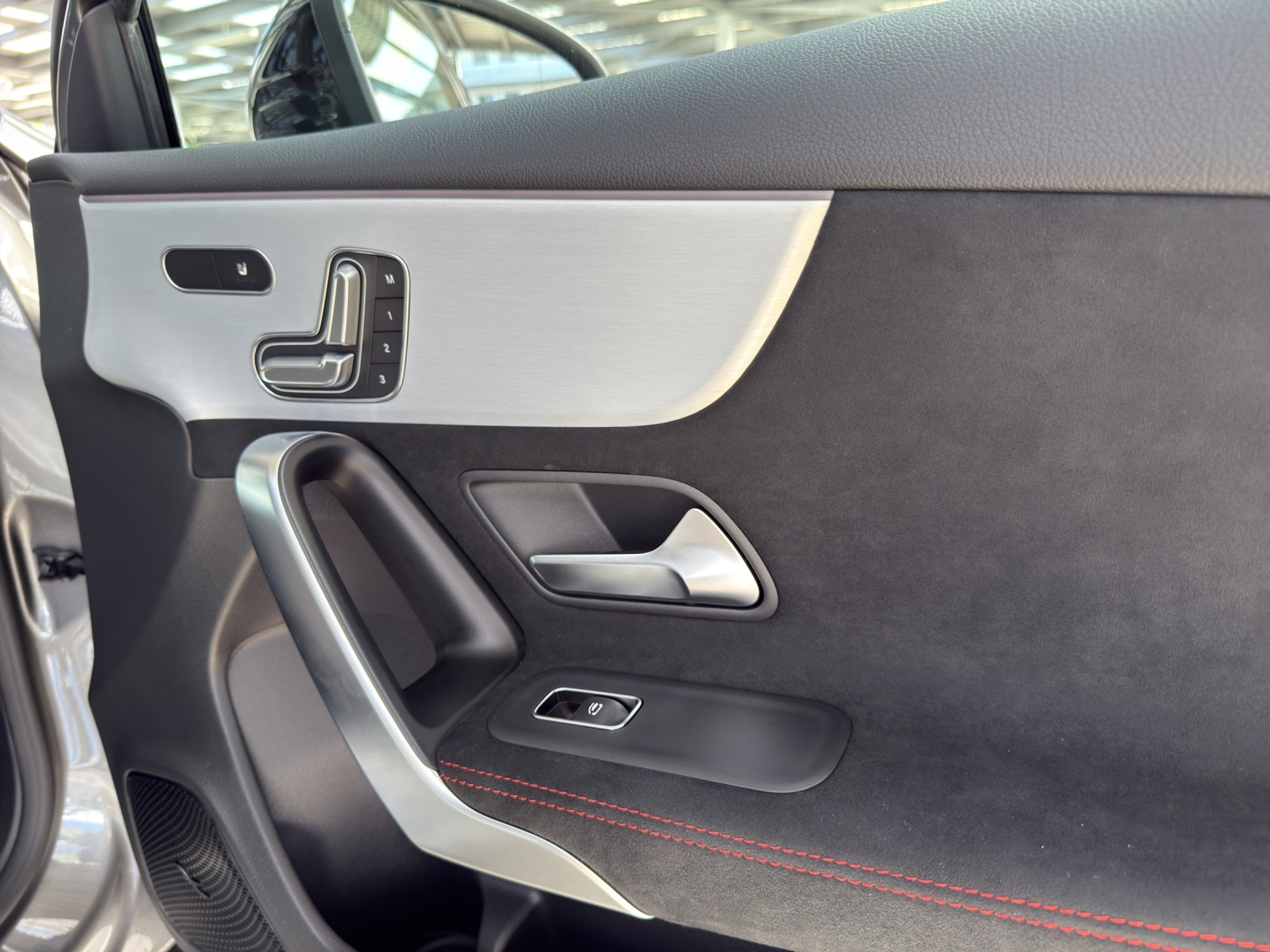 listing desktop thumbnail image 15