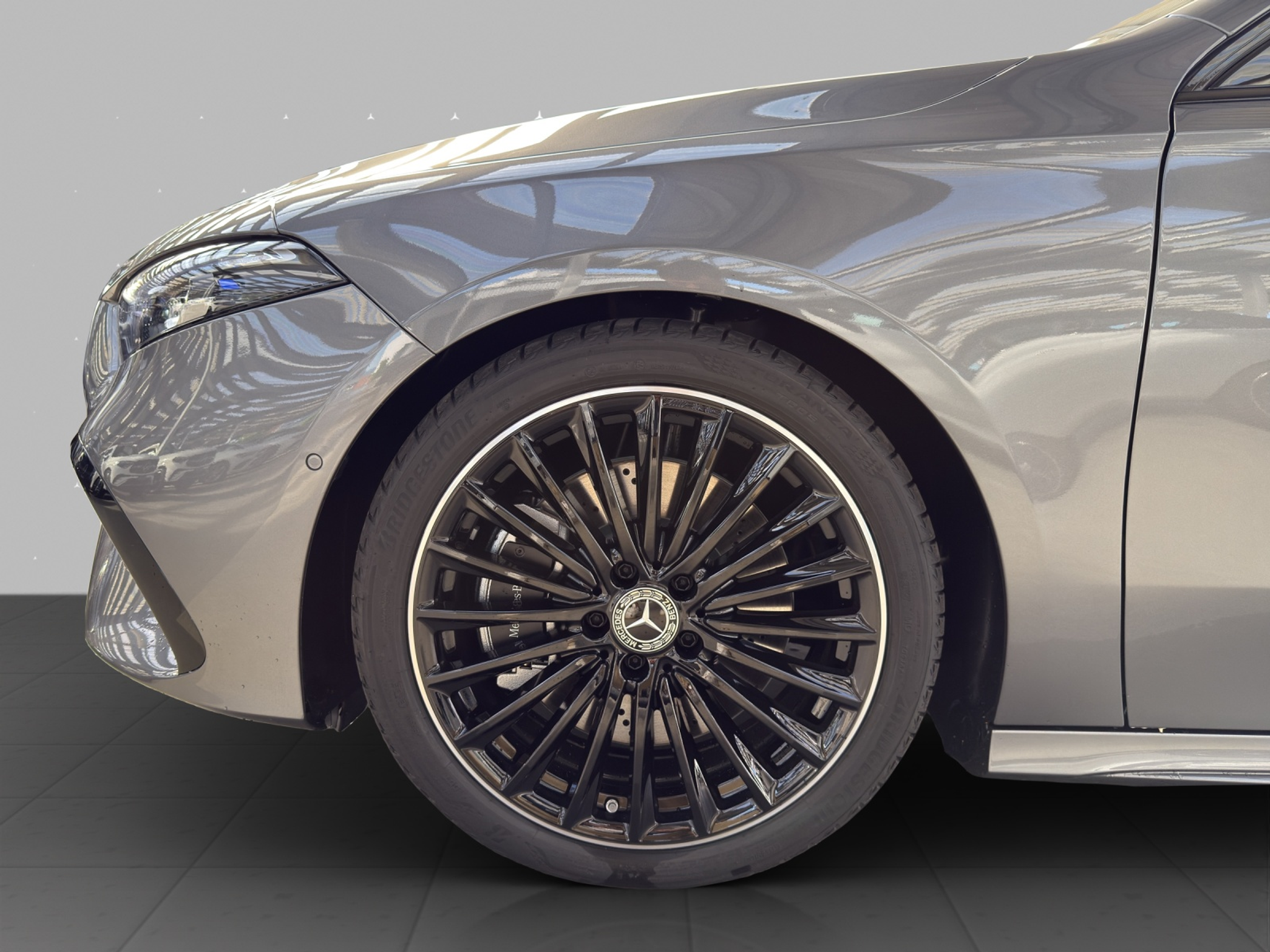 listing desktop thumbnail image 16