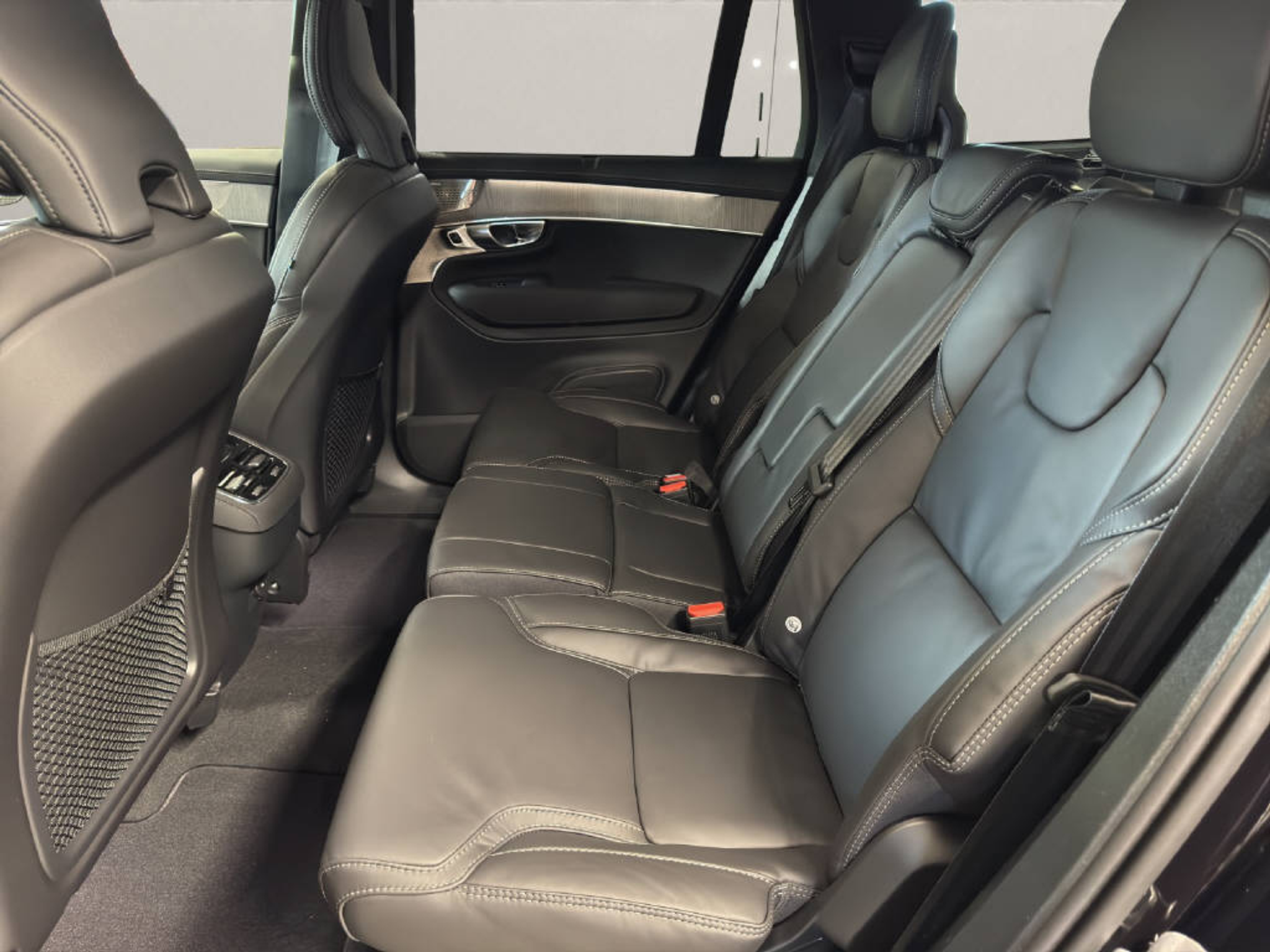 listing desktop thumbnail image 10