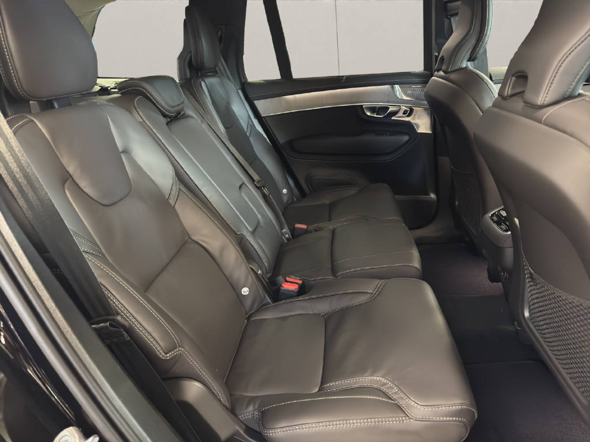 listing desktop thumbnail image 9