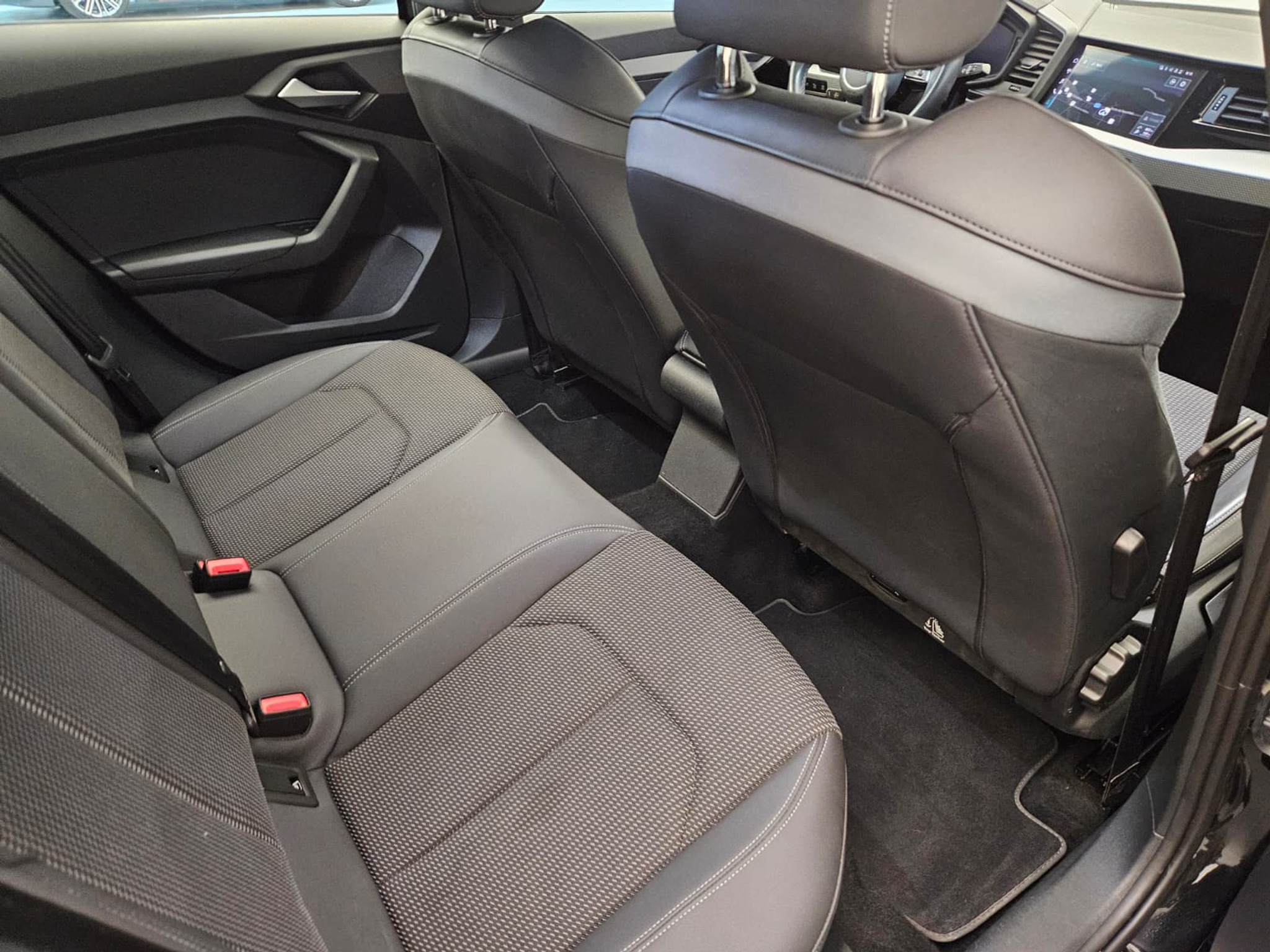 listing desktop thumbnail image 13