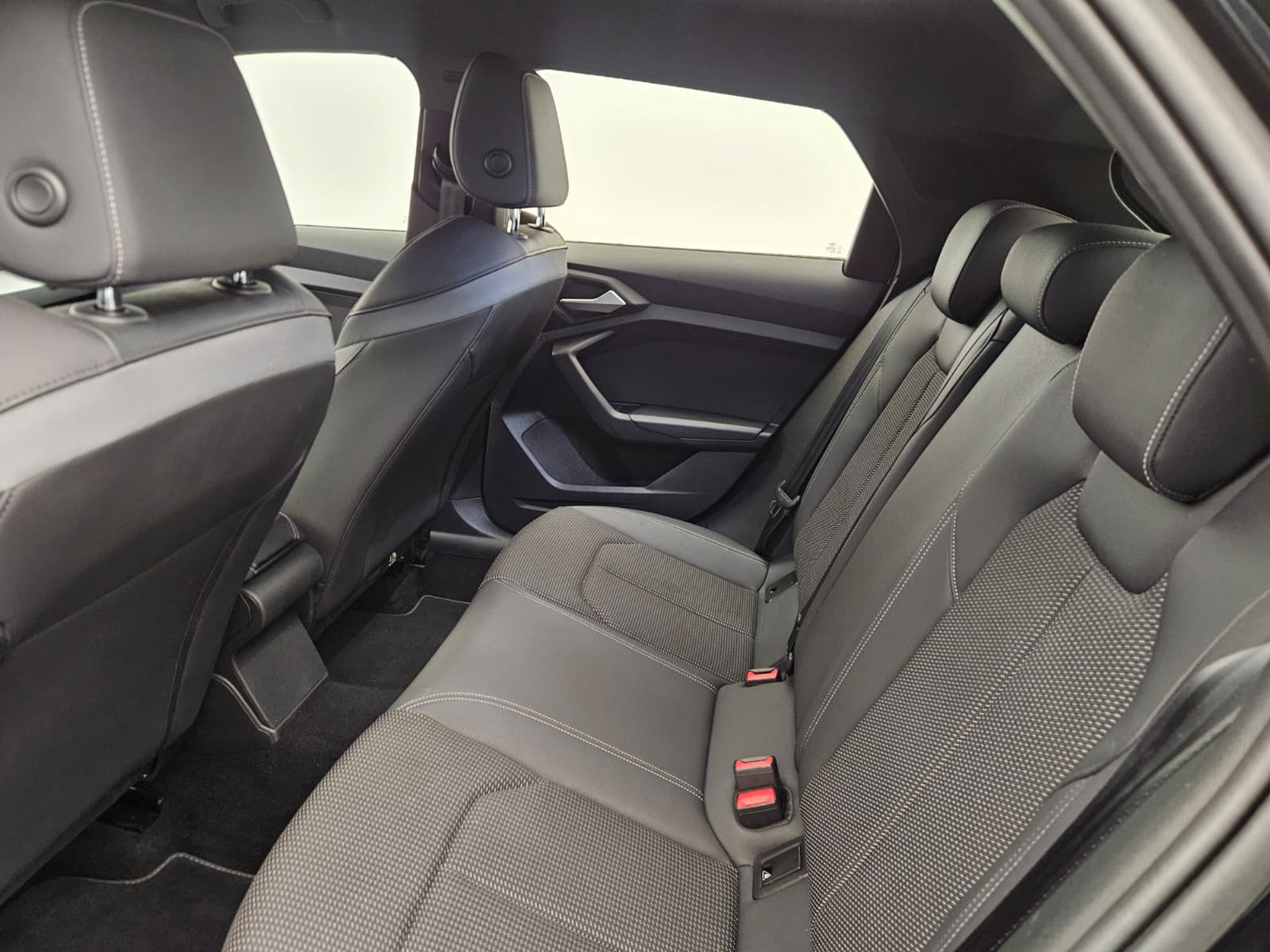 listing desktop thumbnail image 12