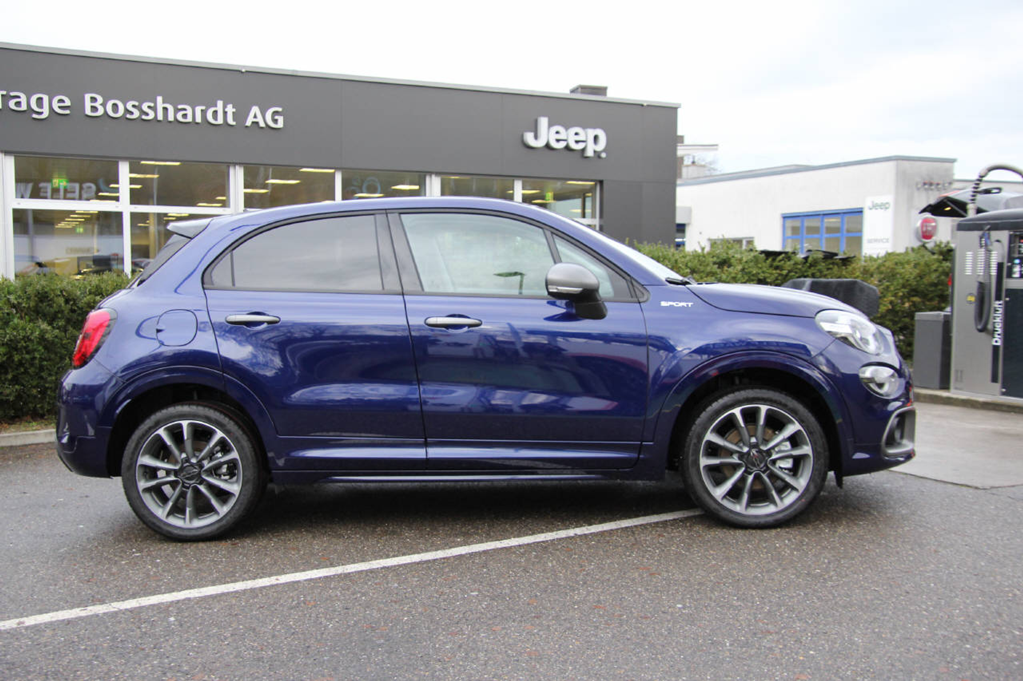 listing desktop thumbnail image 1