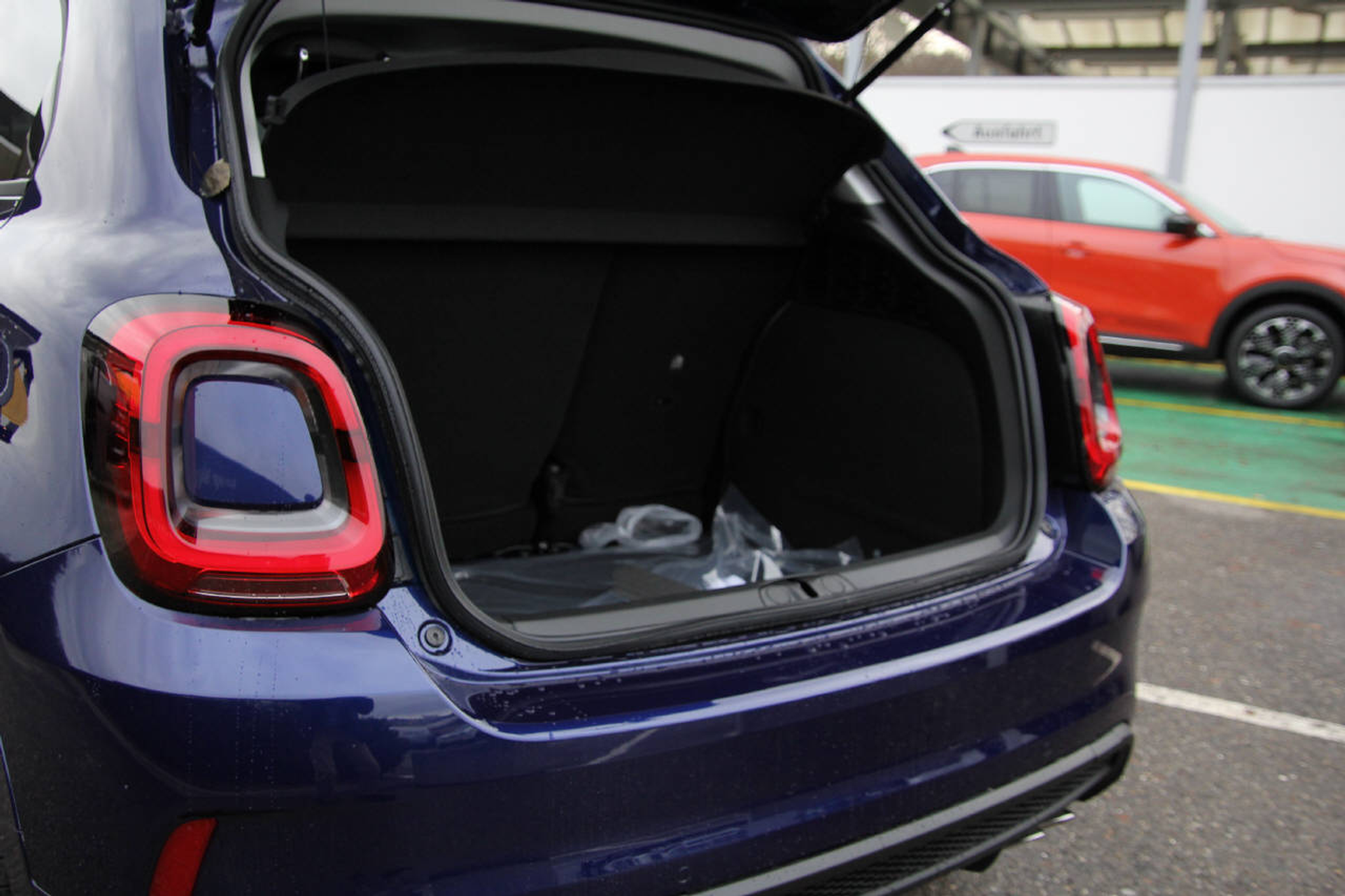 listing desktop thumbnail image 4