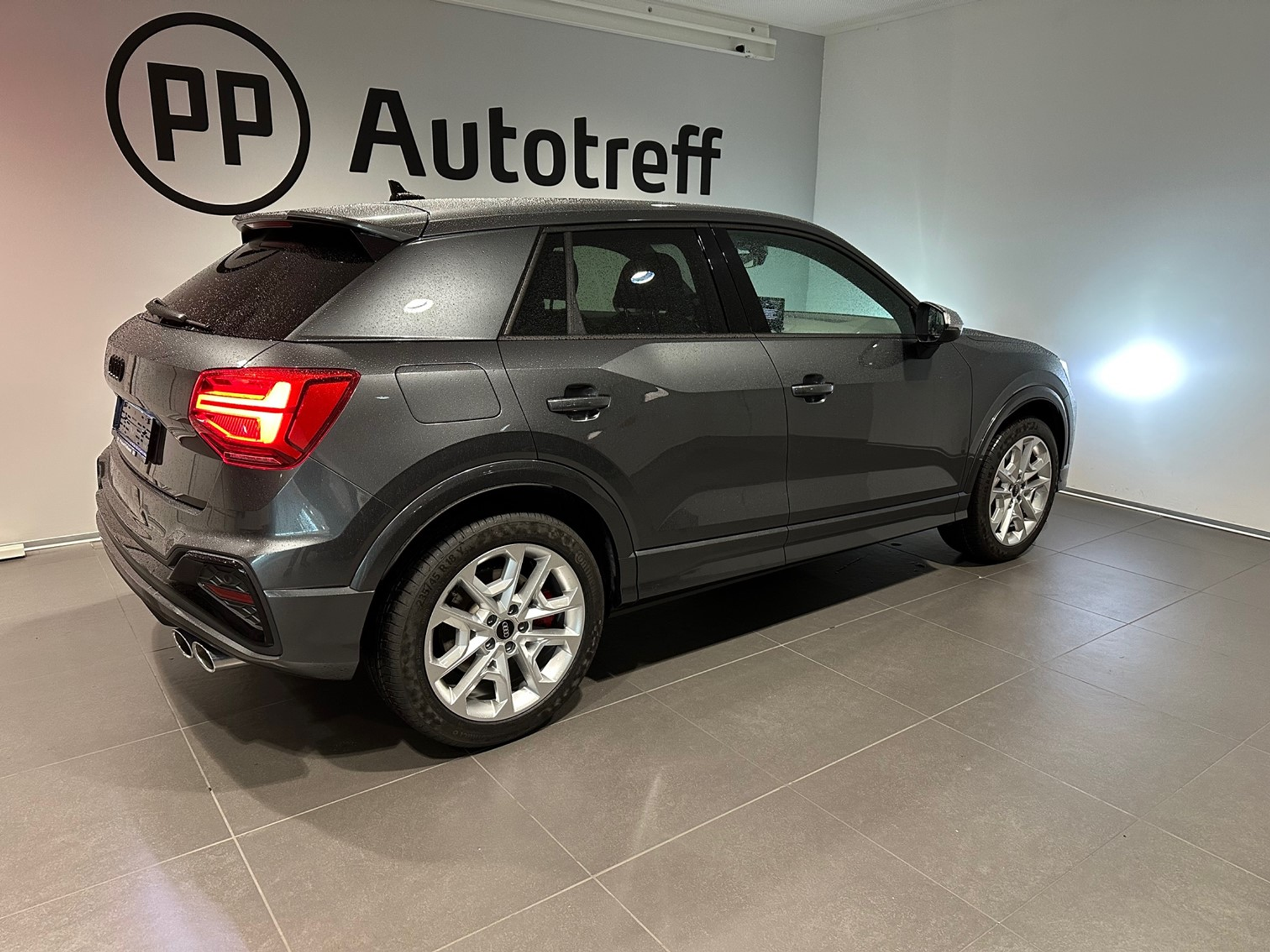 listing desktop thumbnail image 11