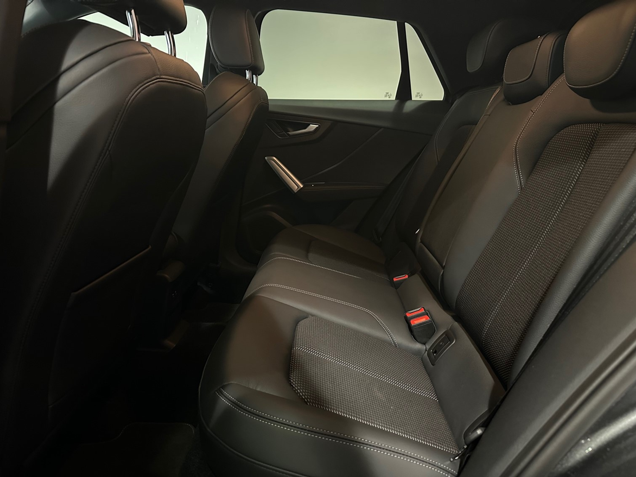 listing desktop thumbnail image 7