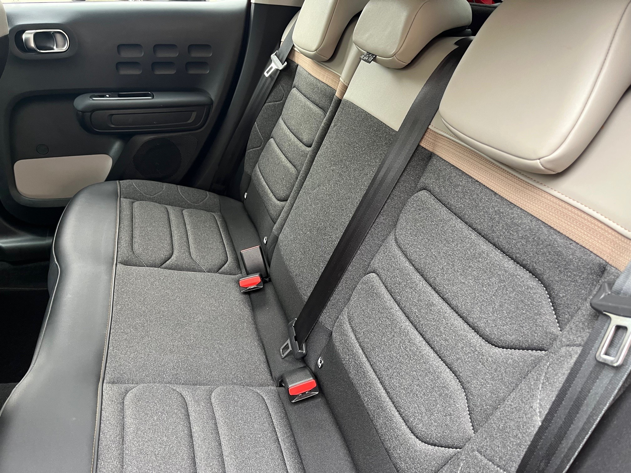 listing desktop thumbnail image 7